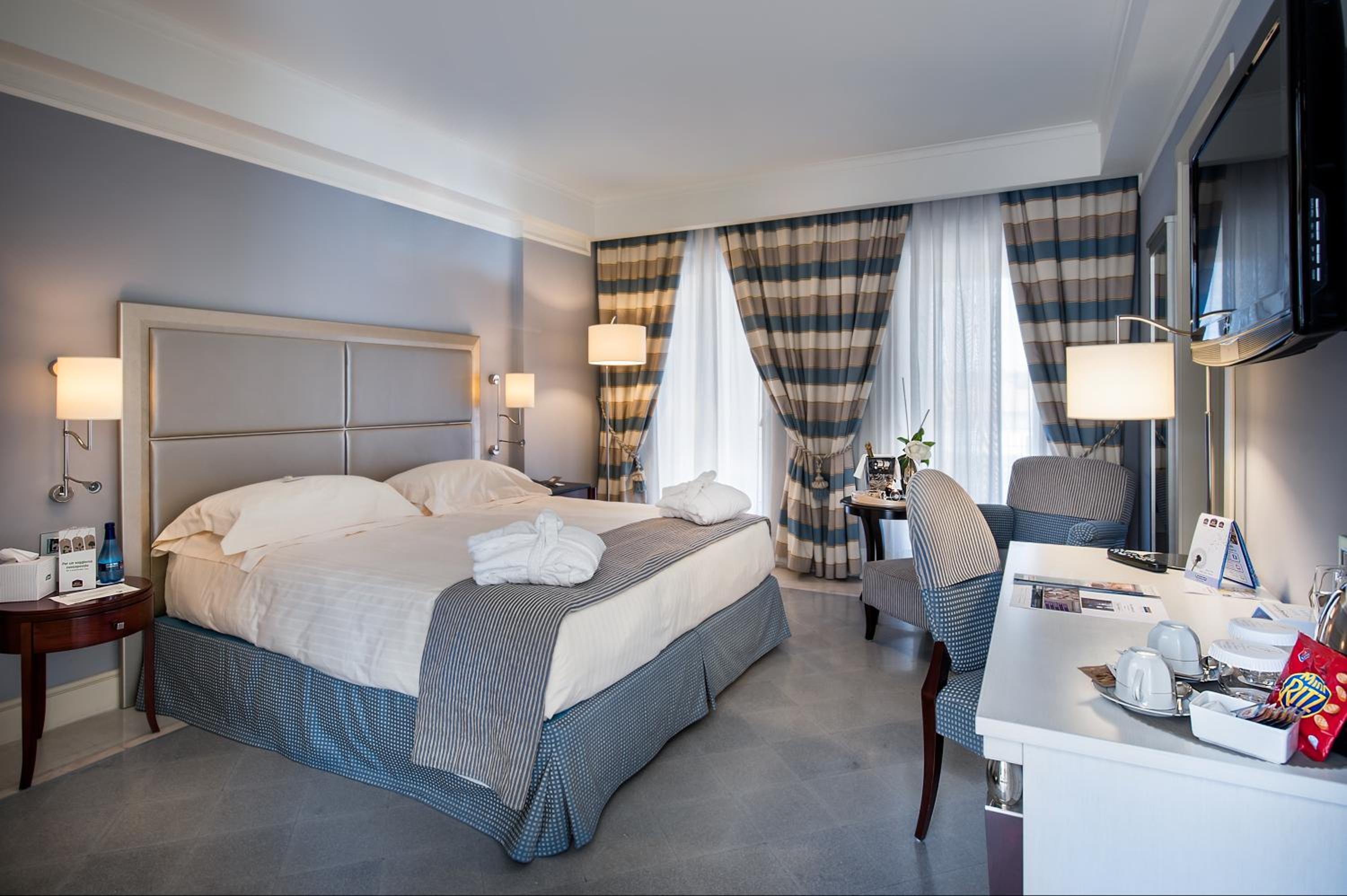 Prestige King Room with Spa Package - Photo 1