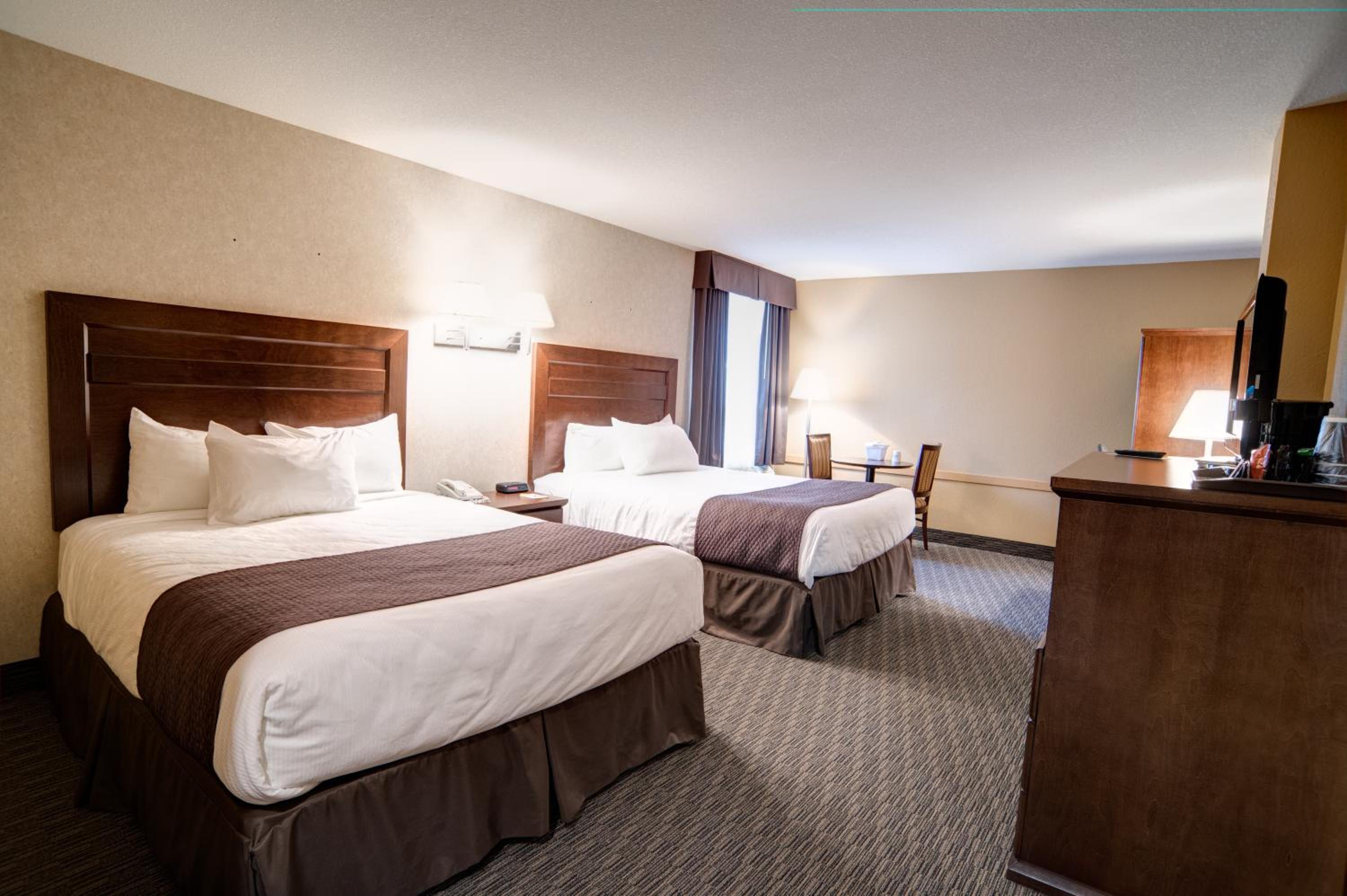 Queen Room with Two Queen Beds - Disability Access photo 2