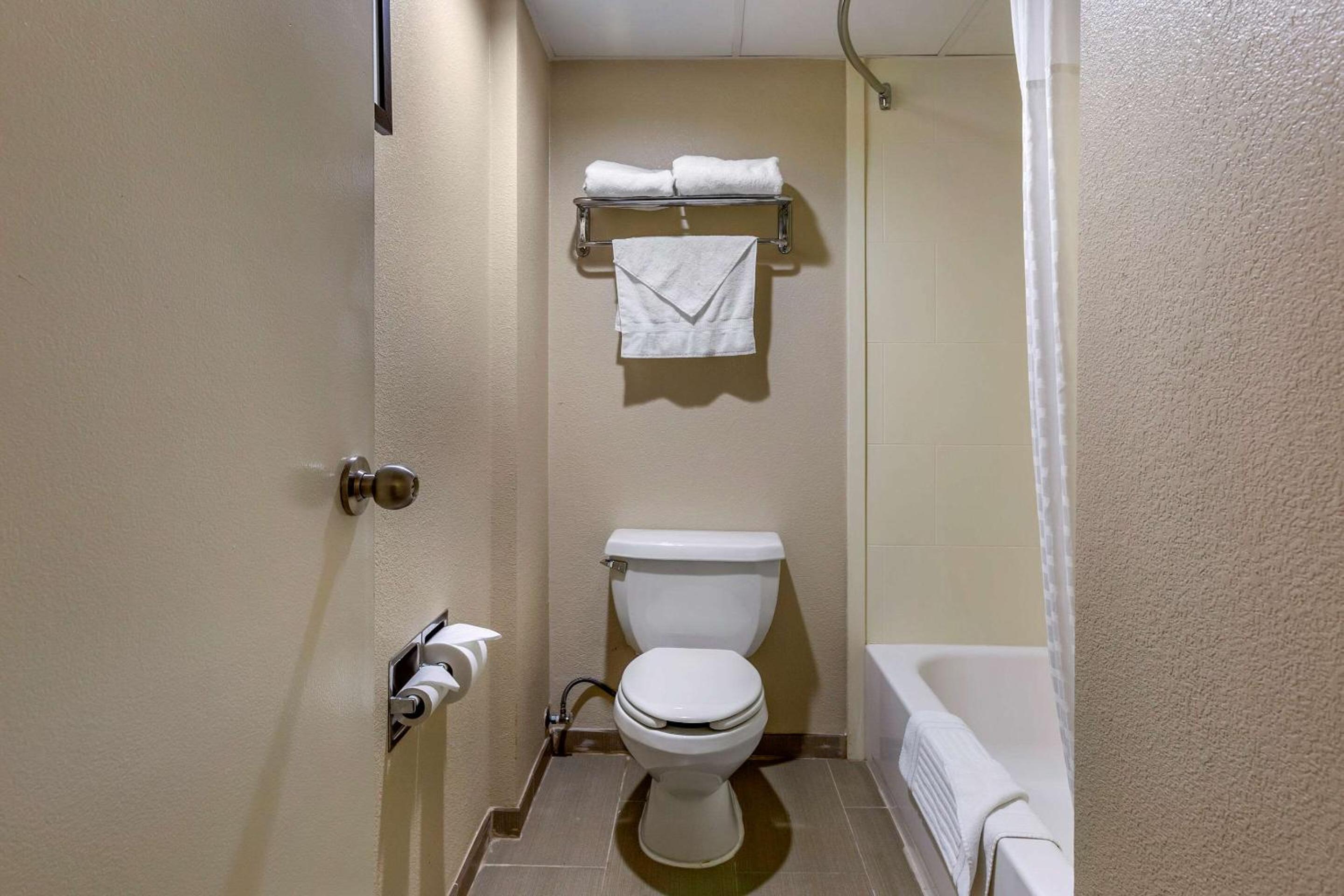 Non-Smoking Single King Room - Photo 2