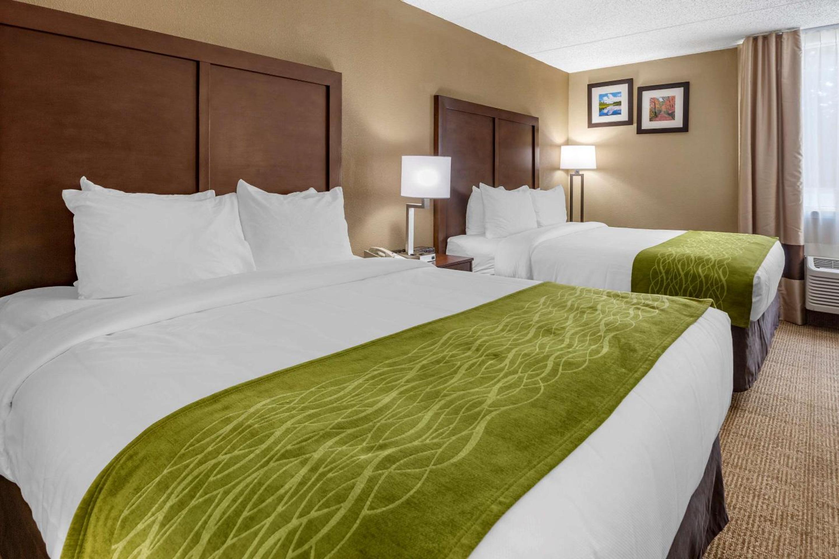 Queen Room with 2 Queen Beds - Non-Smoking - Photo 1