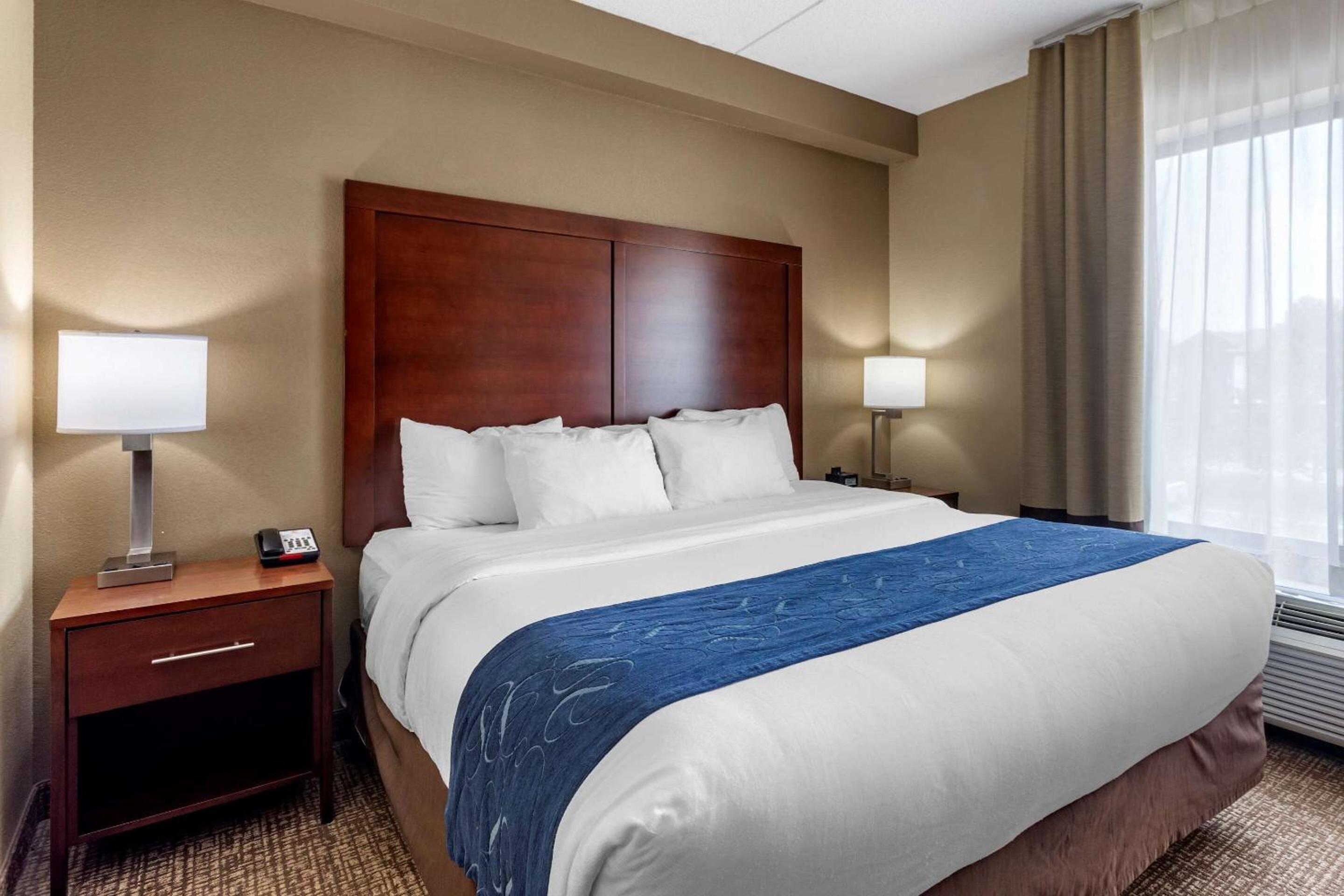 Comfort Suites, Photo 2