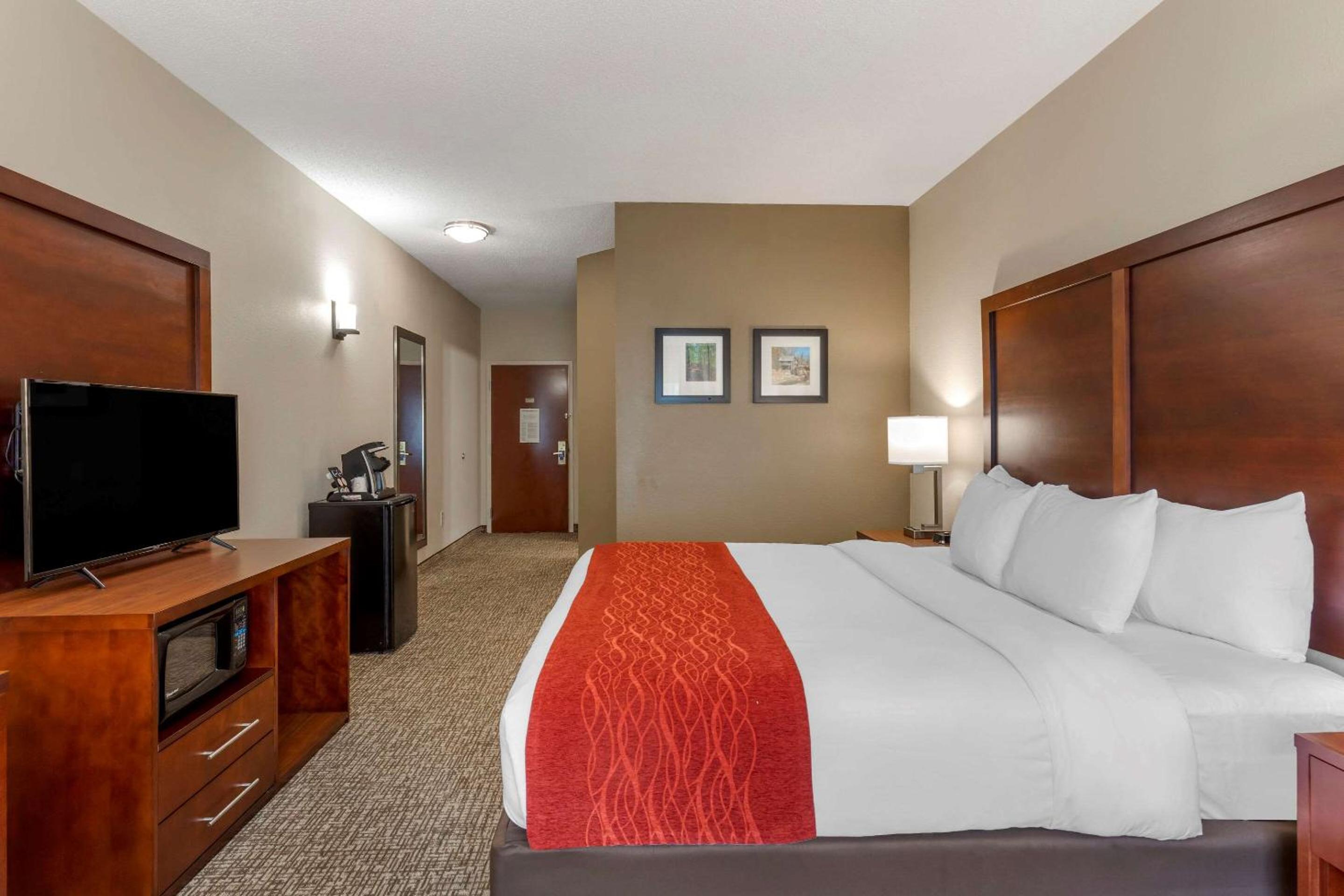 King Room - Non-Smoking, Upgrade - Photo 5