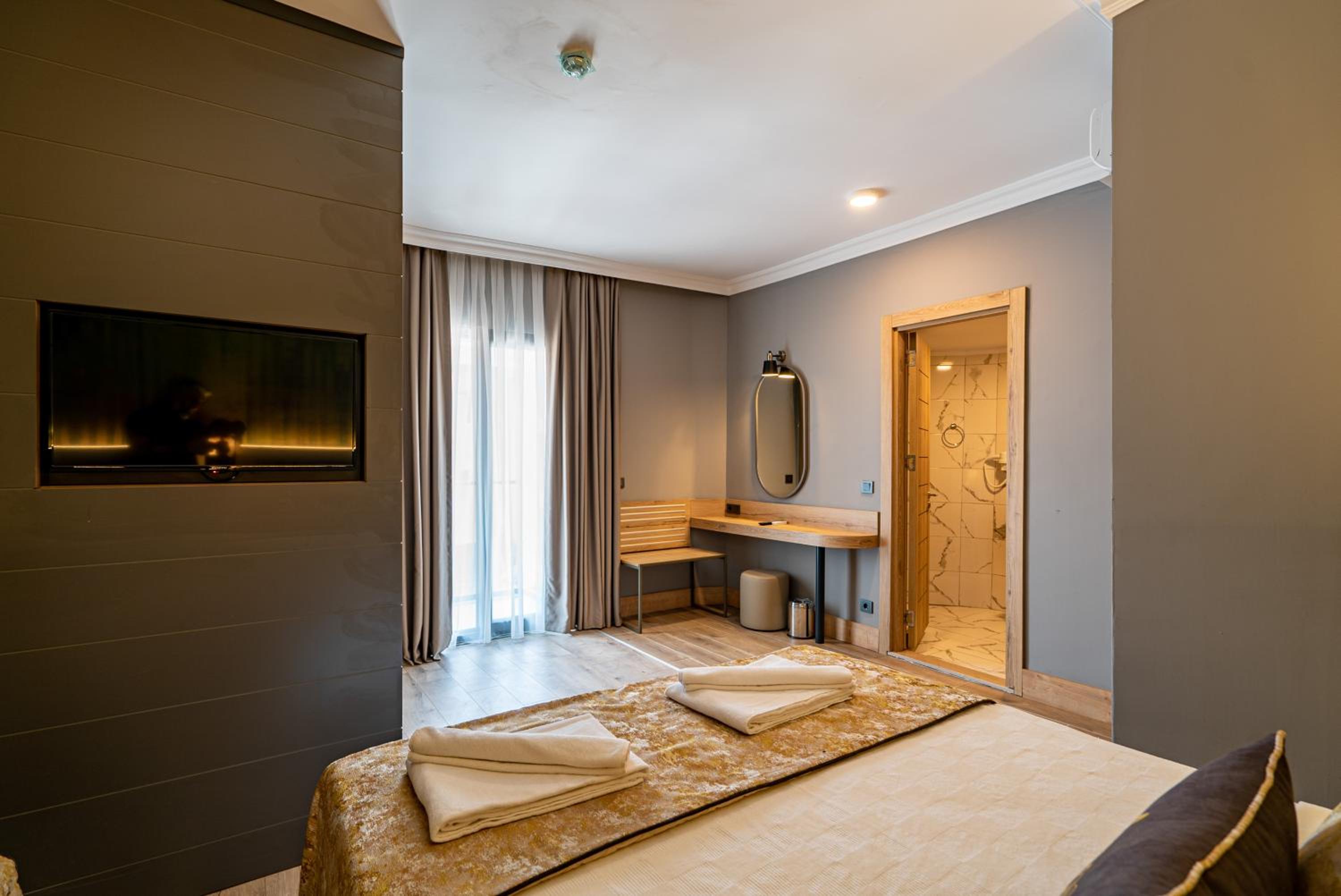 Double Room with Balcony photo 3