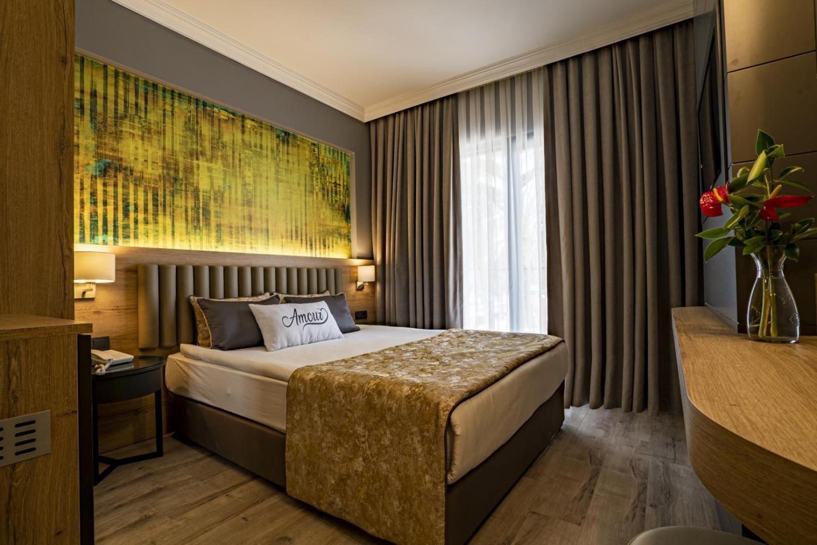 Single Room with Balcony photo 2