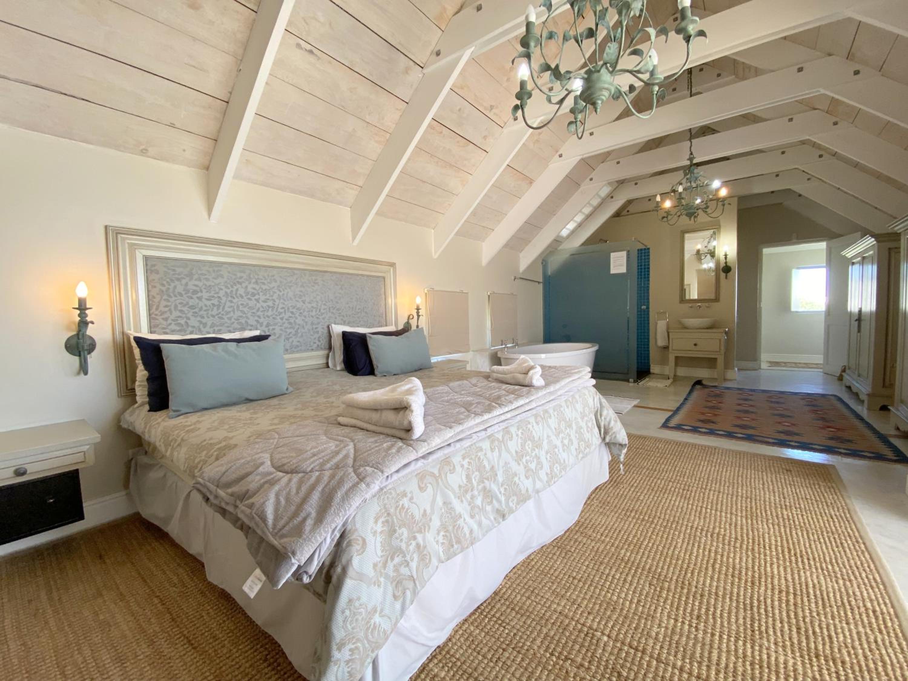 Four-Bedroom House photo 2