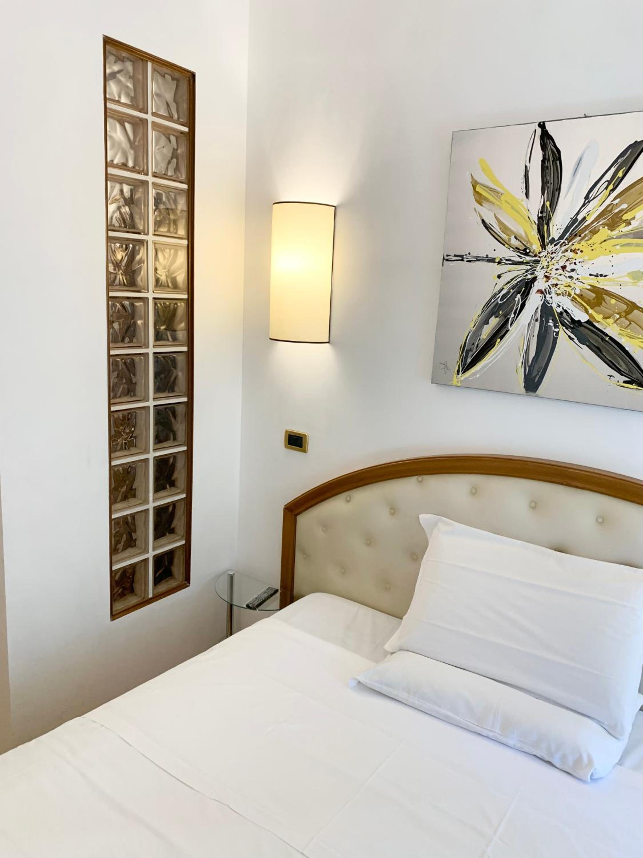 Single Room photo 1