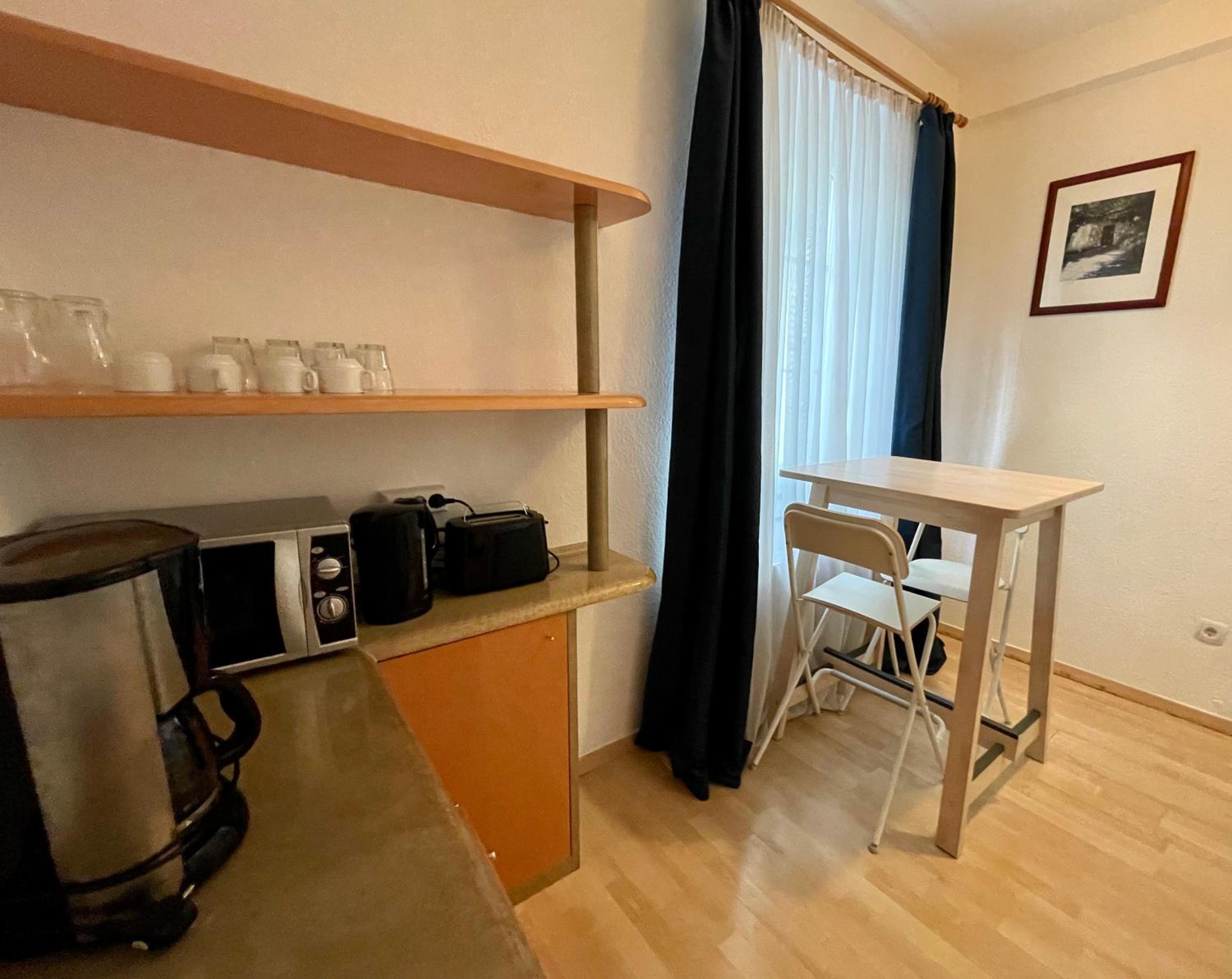 Standard Apartment - Ground Floor without Rhine River View/ Neighboring house - Photo 14