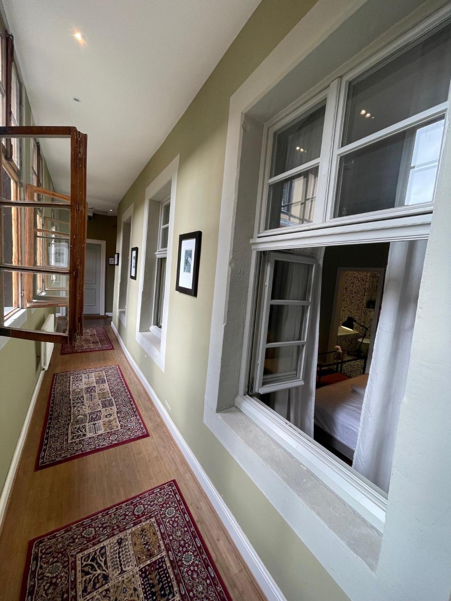Small Double Room - Photo 8