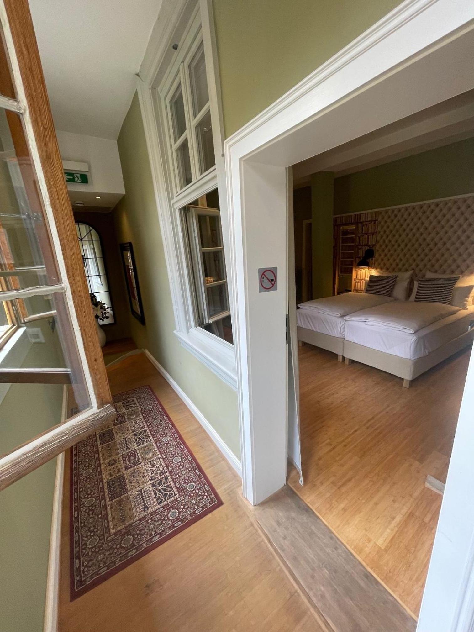 Small Double Room - Photo 19