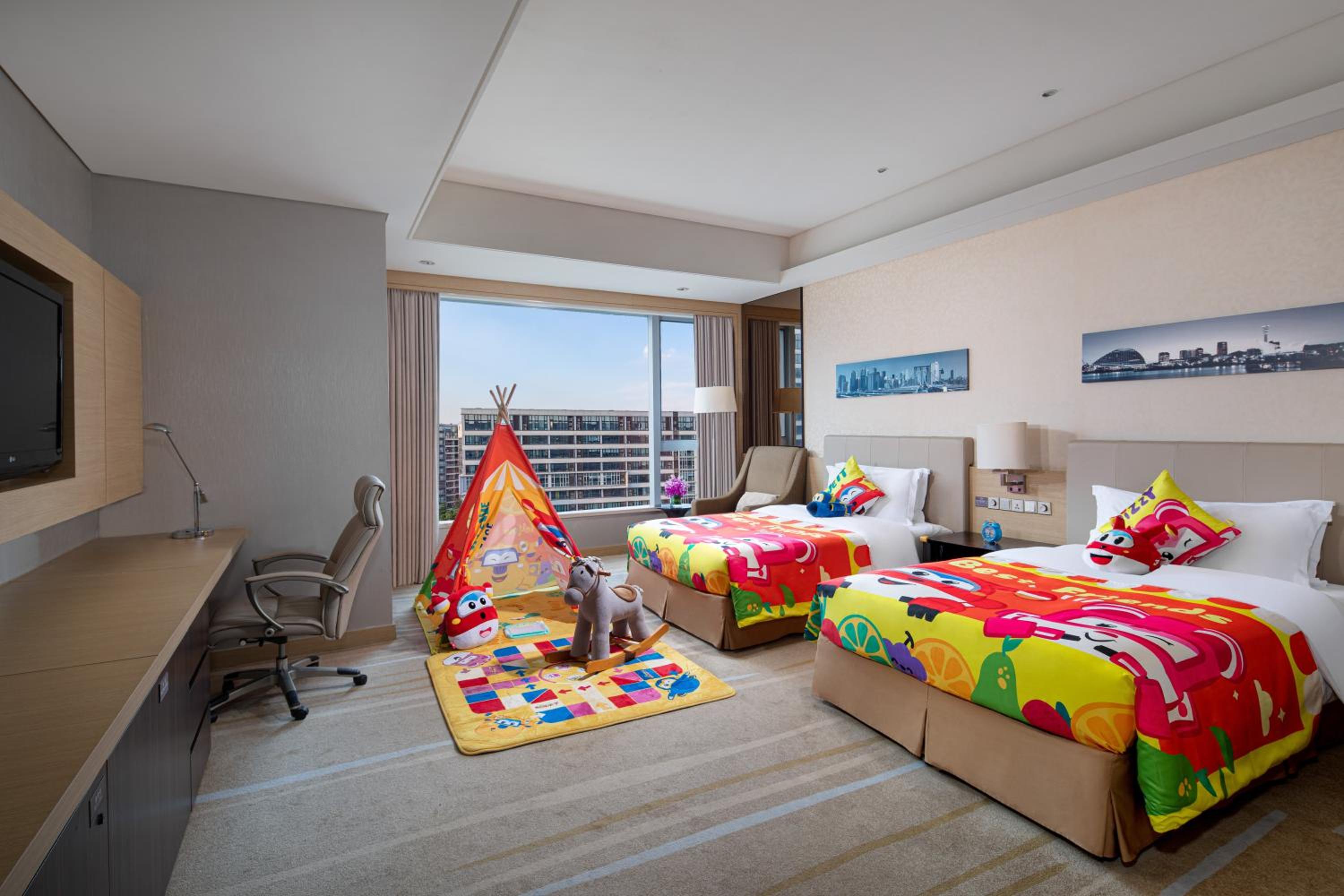 Premium Double Room With Two Double Beds And Garden View - Kids Theme photo 1