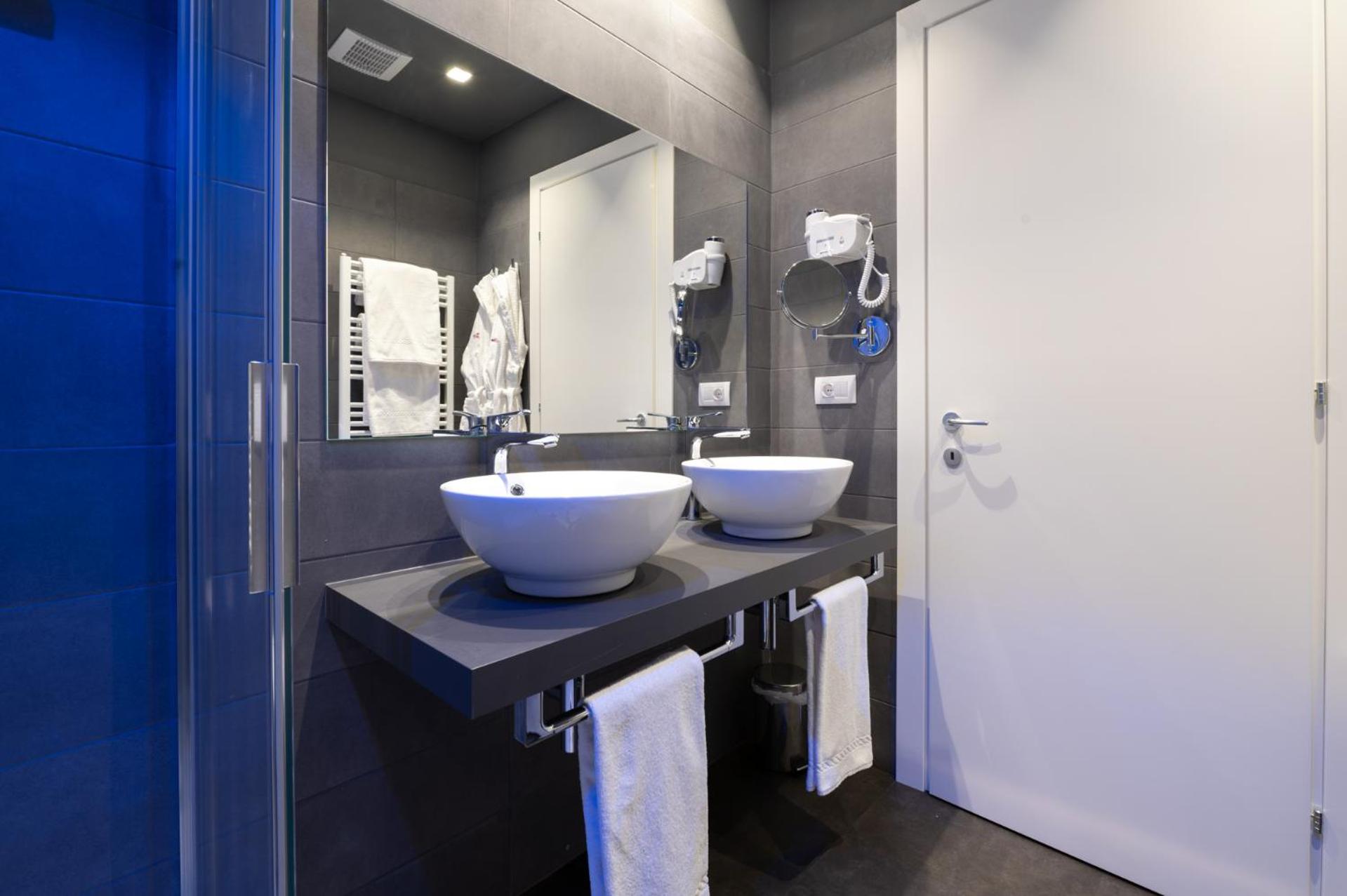 Deluxe Double or Twin Room - Photo 90