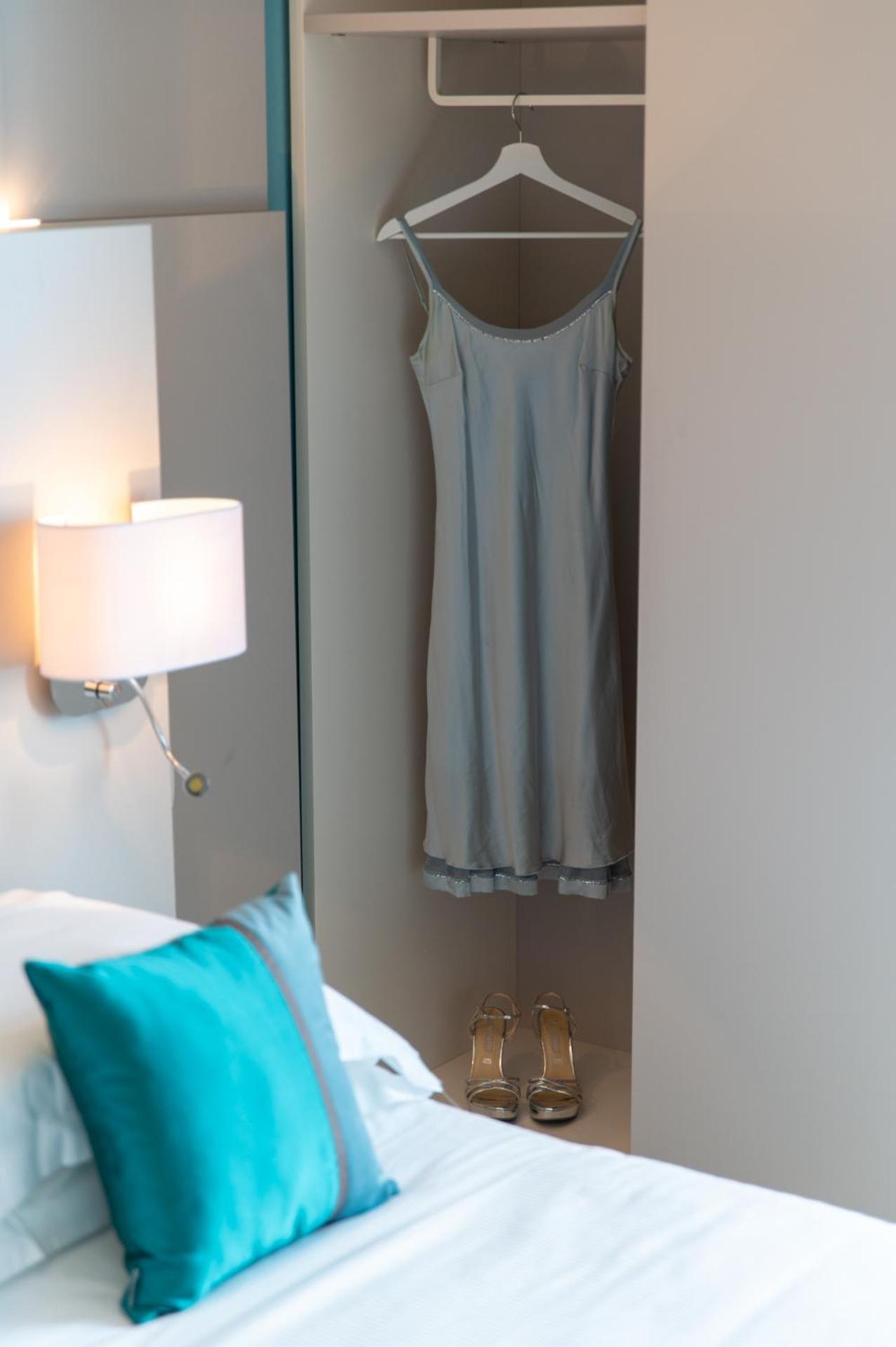 Deluxe Double or Twin Room - Photo 14