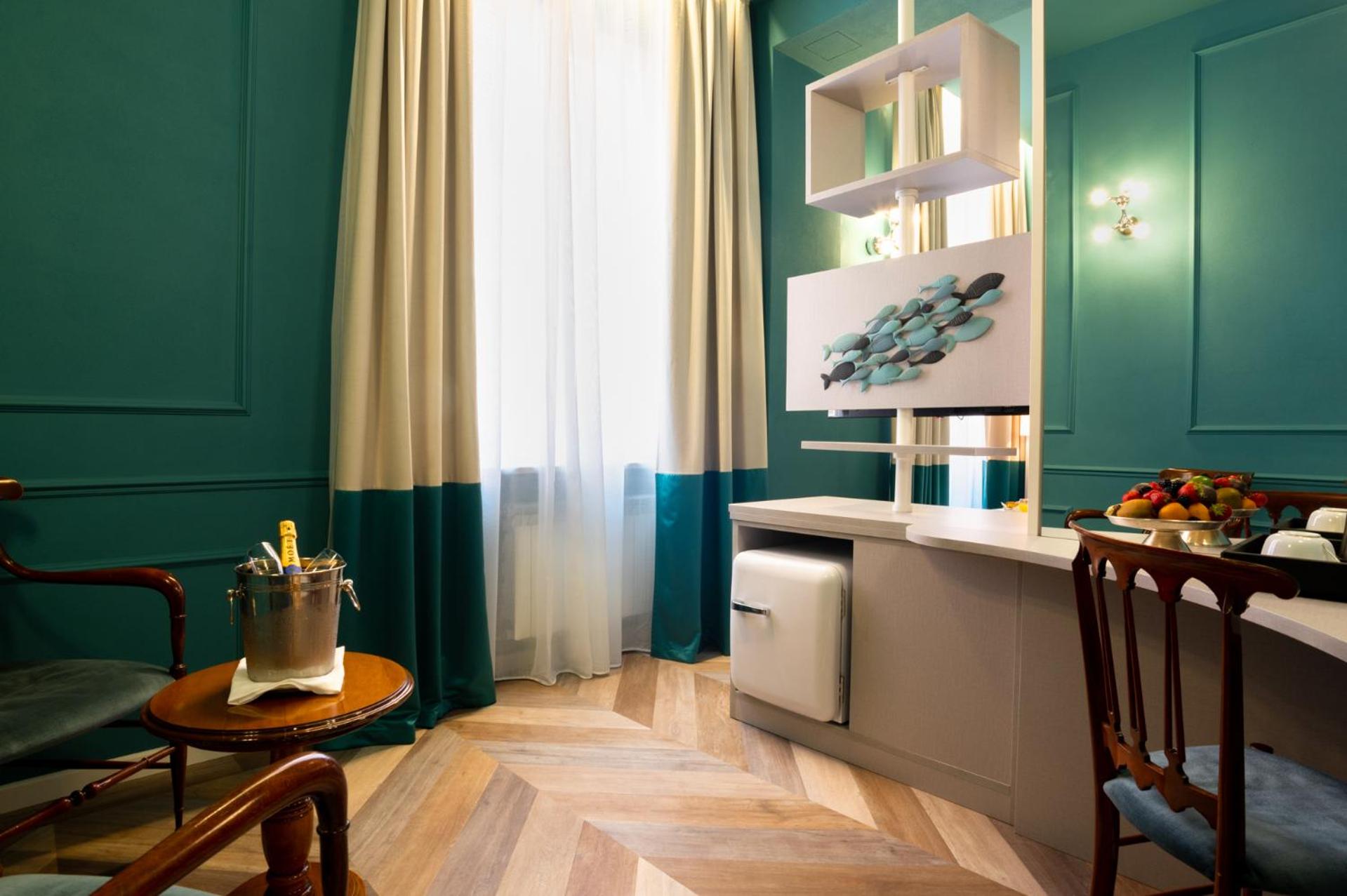 Deluxe Double or Twin Room - Photo 17