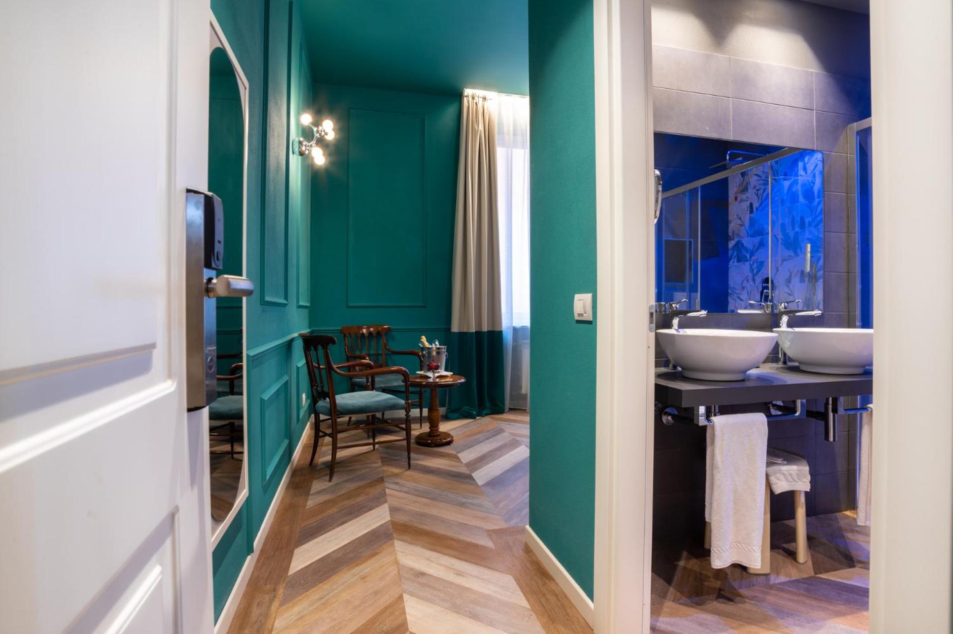 Deluxe Double or Twin Room - Photo 32