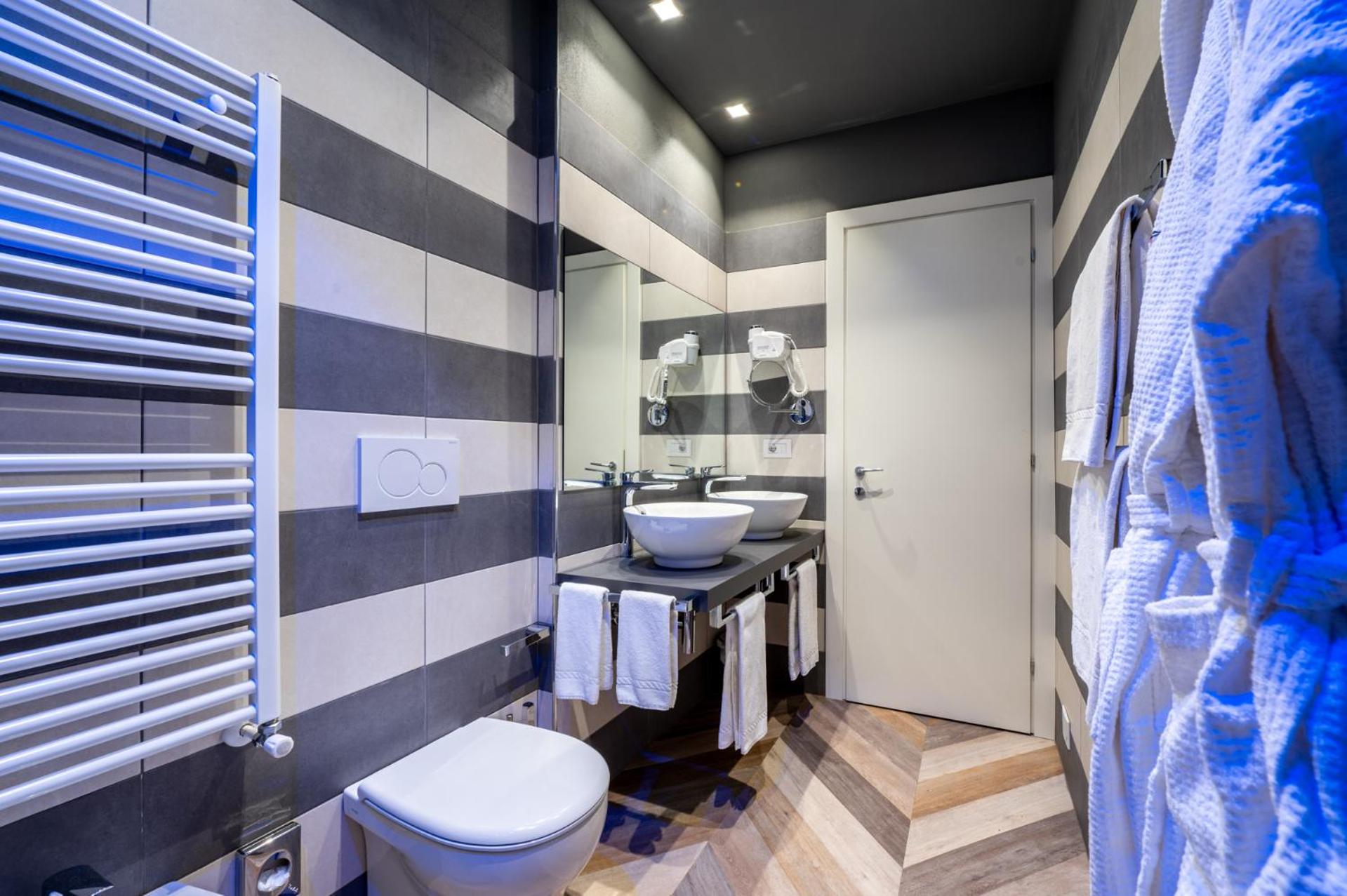 Deluxe Double or Twin Room - Photo 42