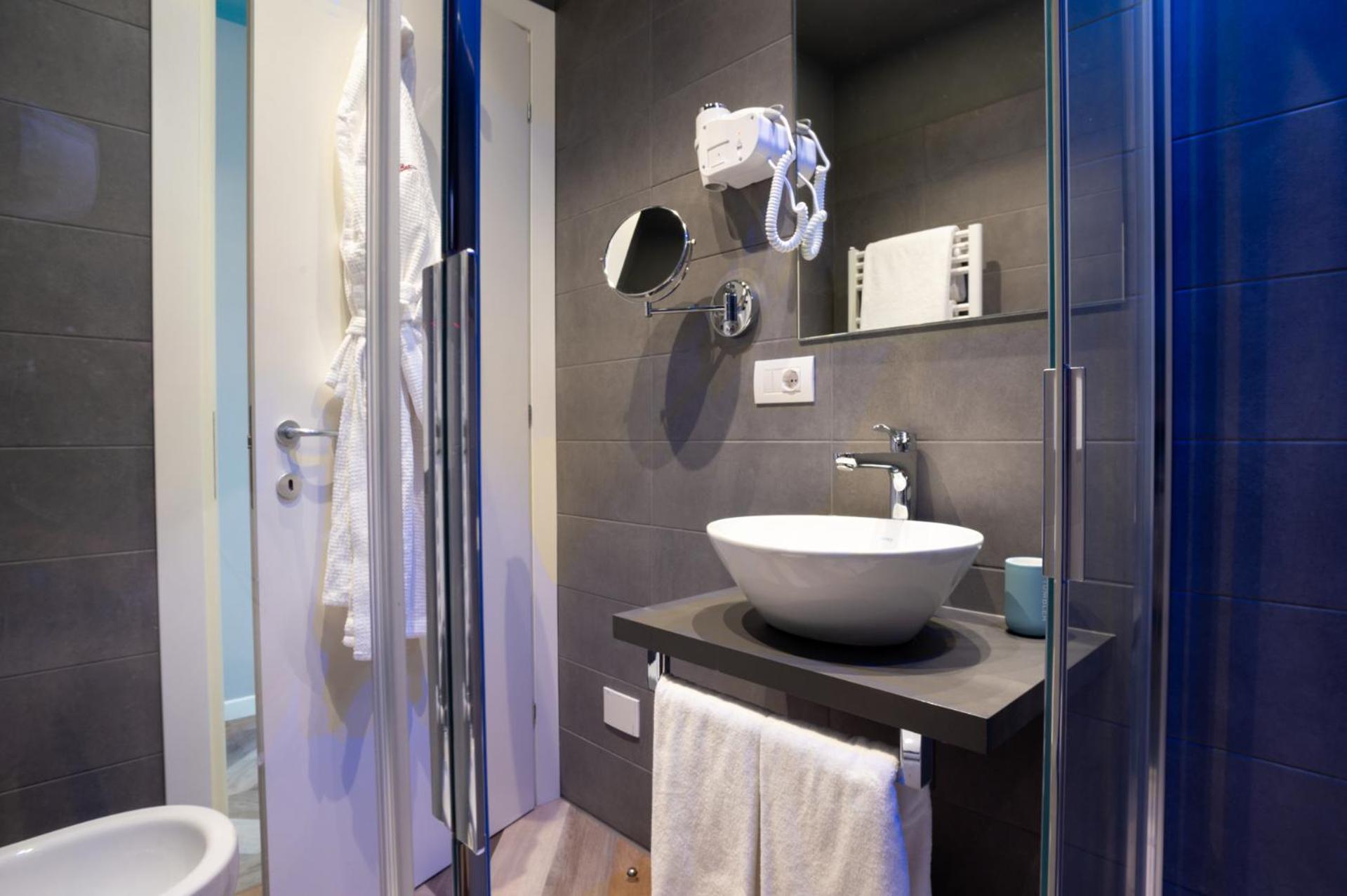 Deluxe Double or Twin Room - Photo 64