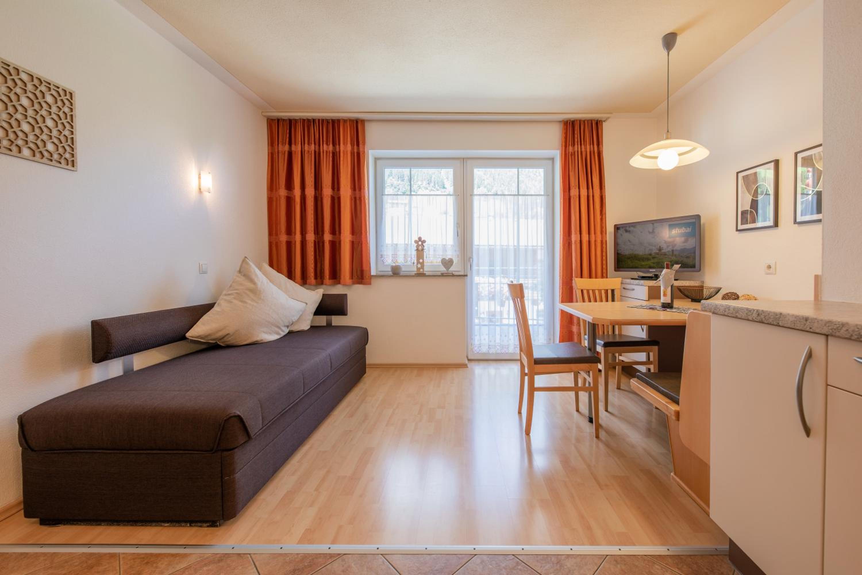 One-Bedroom Apartment with Terrace photo 1