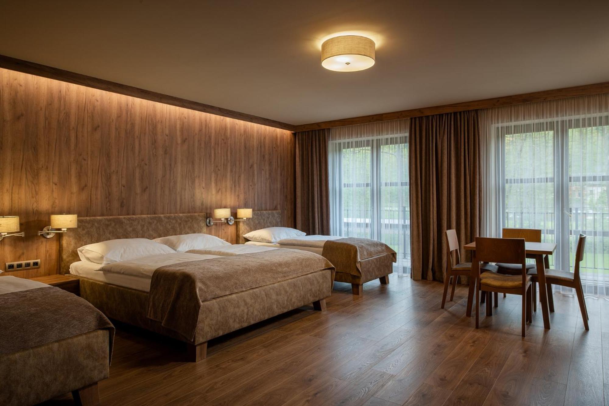Family Room with Balcony - Josef - Photo 1