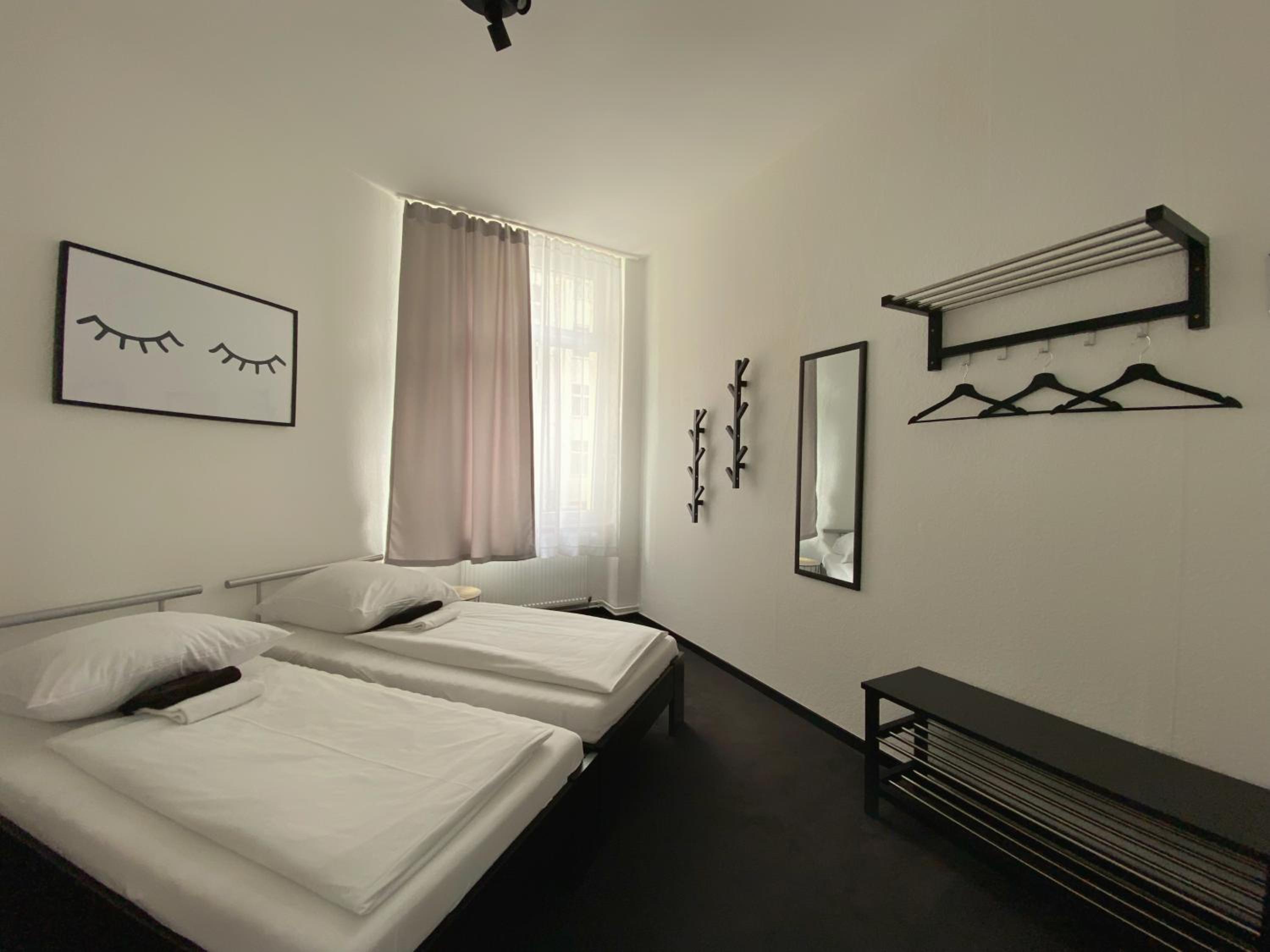 Double Room with Shared Bathroom thumbnail 5