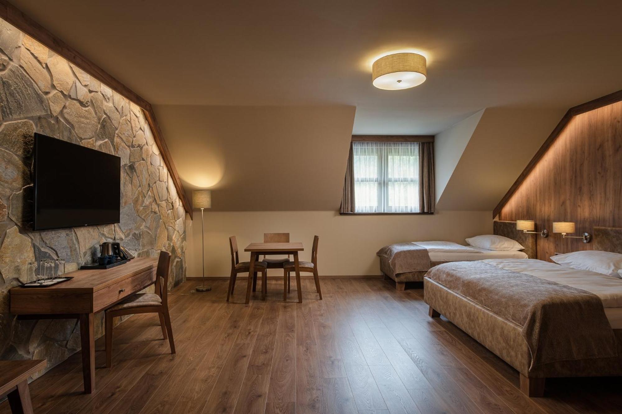 Standard Family Room - Josef - Photo 1