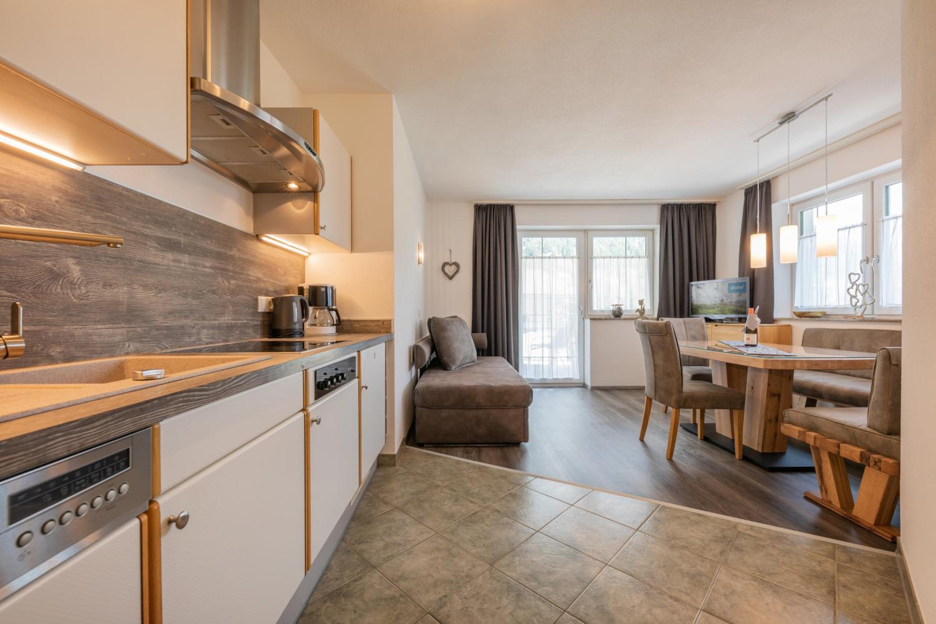 Two-Bedroom Apartment with Terrace photo 3