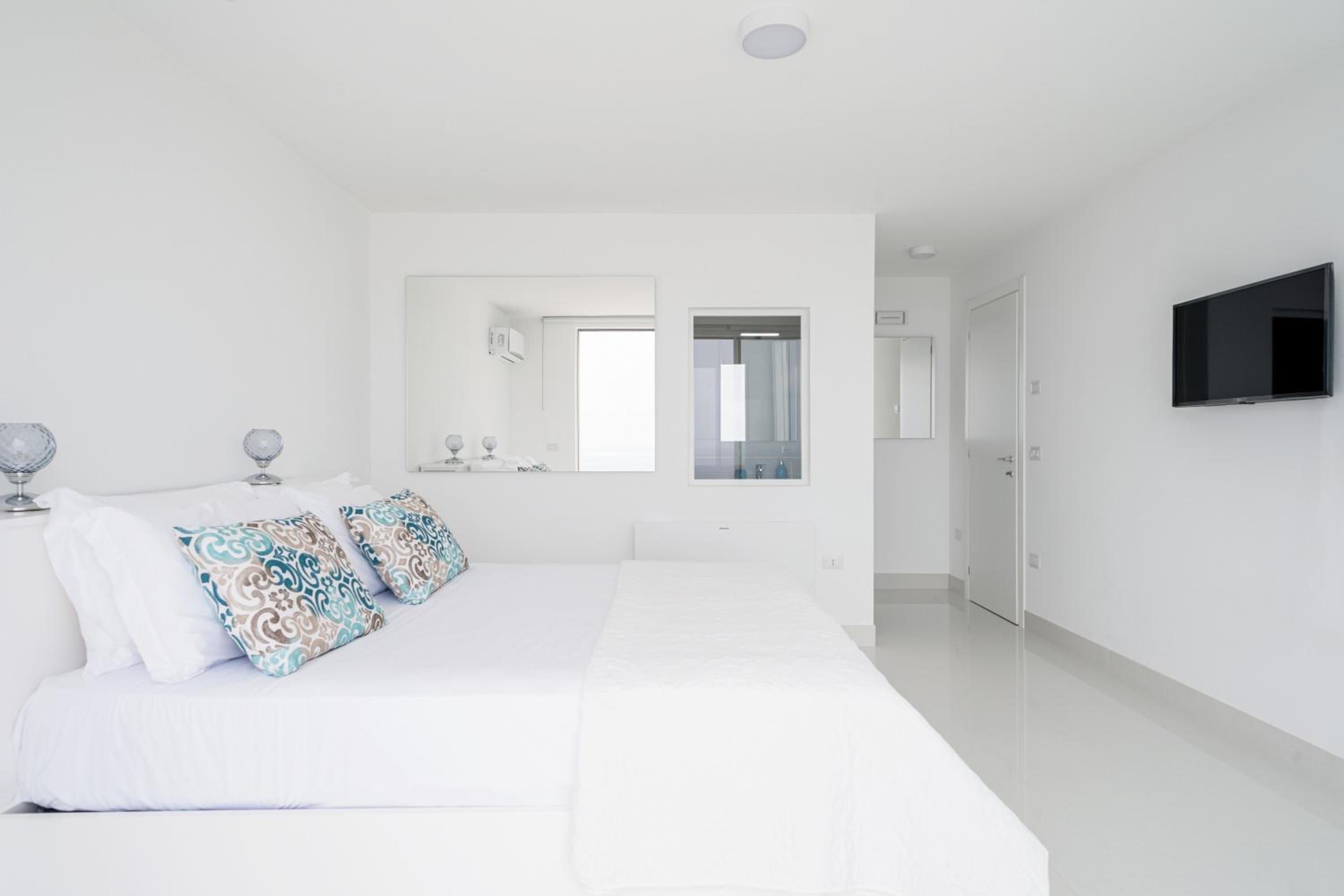 Two-Bedroom House - Photo 1