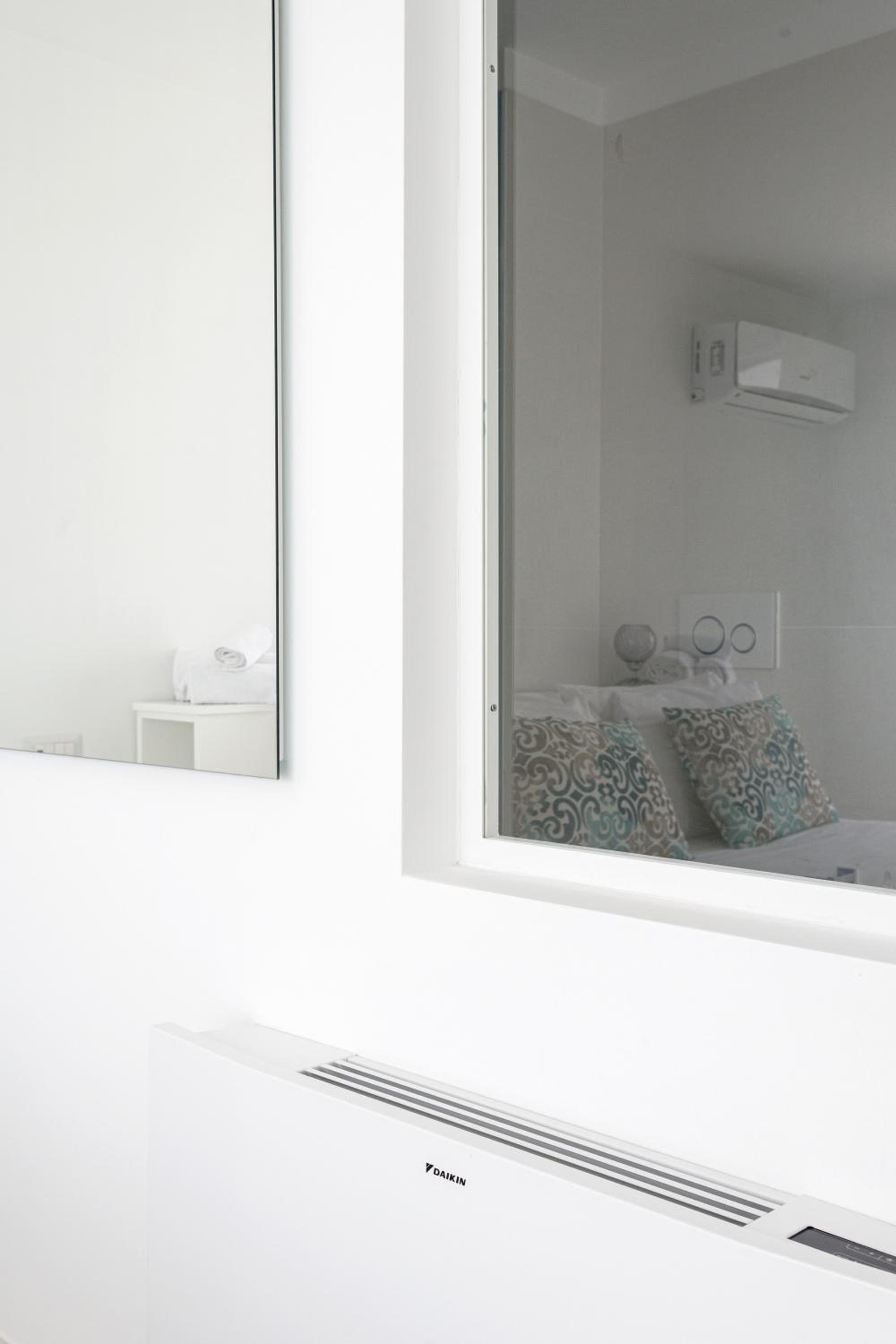 Two-Bedroom House - Photo 11