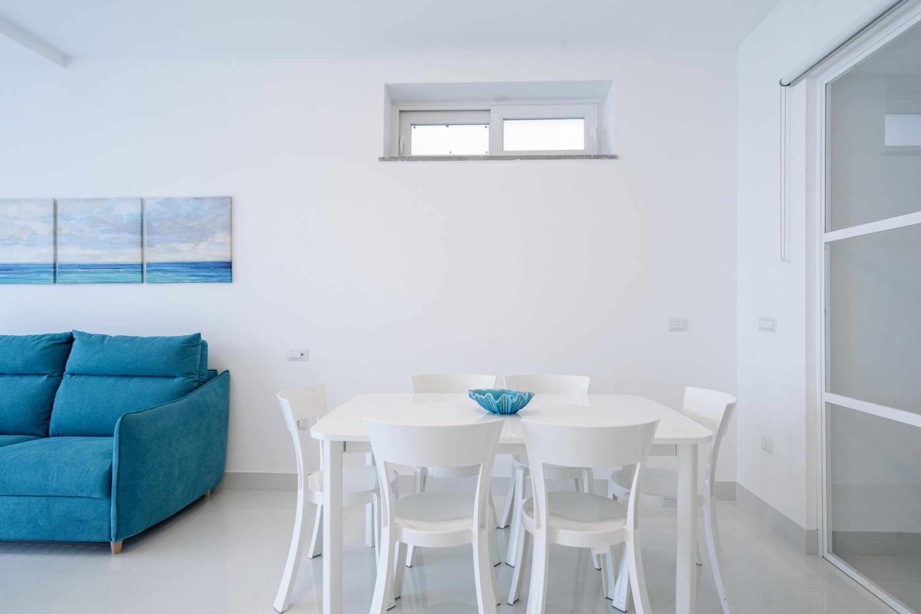 Two-Bedroom House - Photo 25