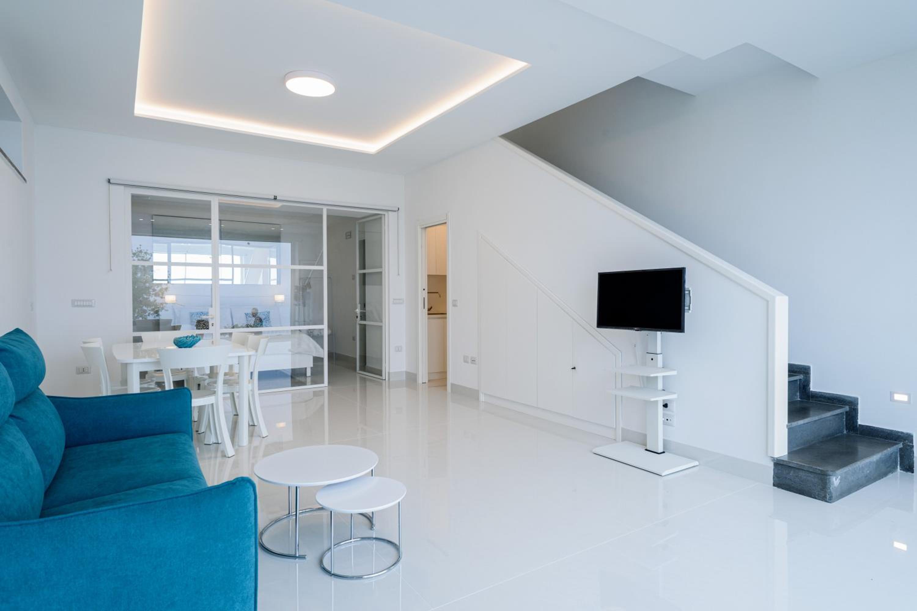 Two-Bedroom House - Photo 22
