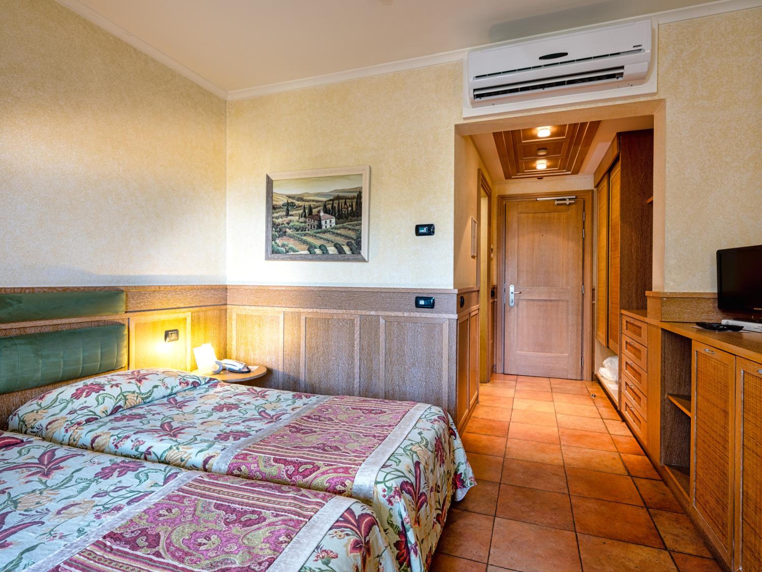 Classic Double Room - Photo 6