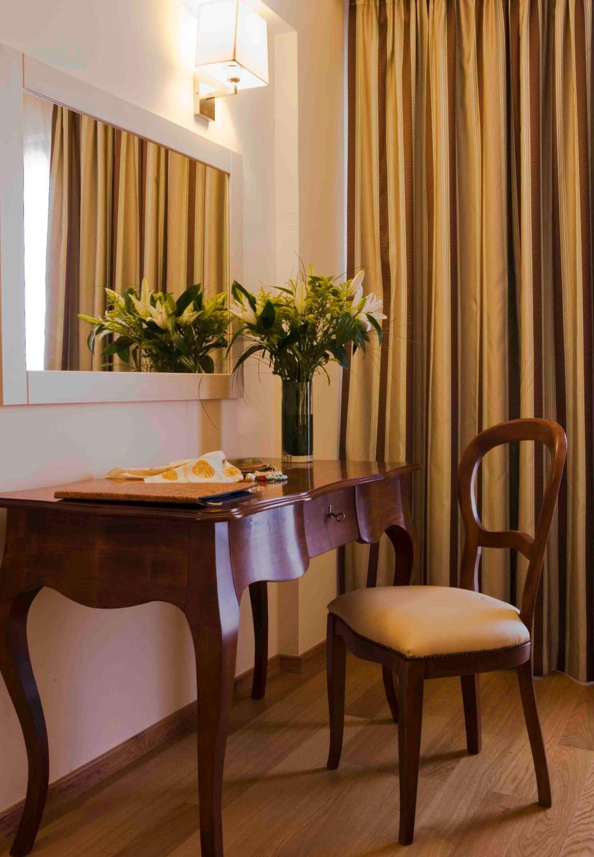 Double or Twin Room with Mountain View photo 3