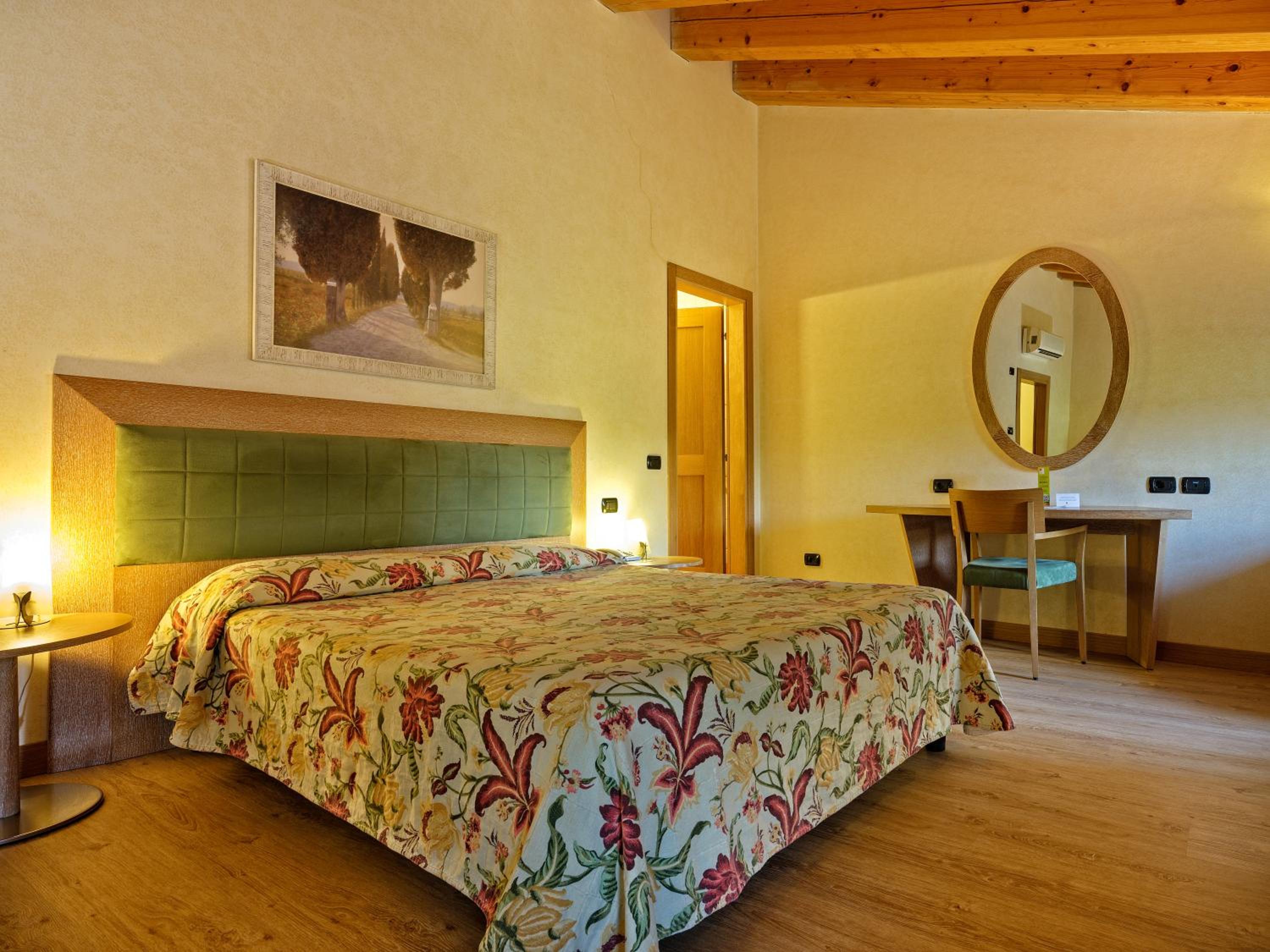 Suite - Photo 7