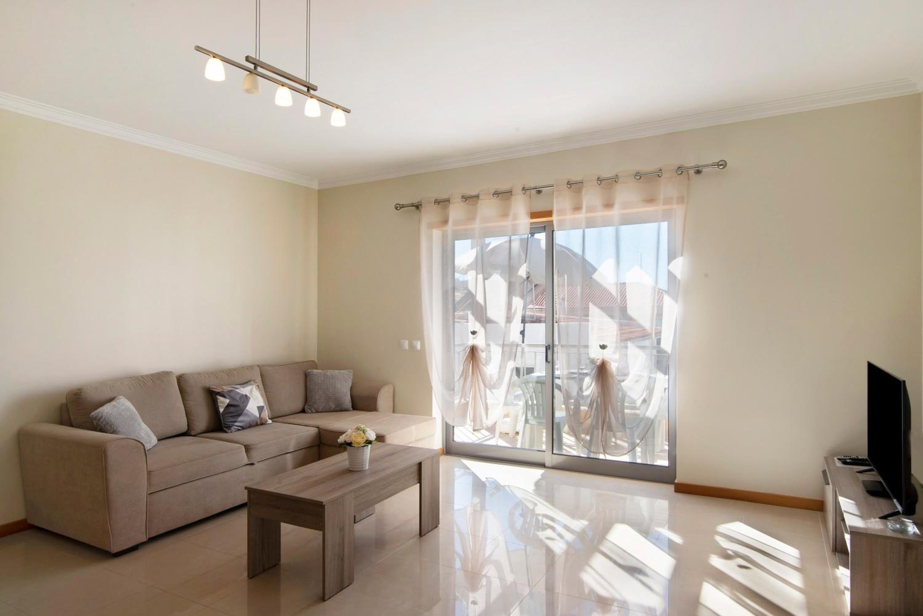 Two-Bedroom Deluxe Apartment with Garden View