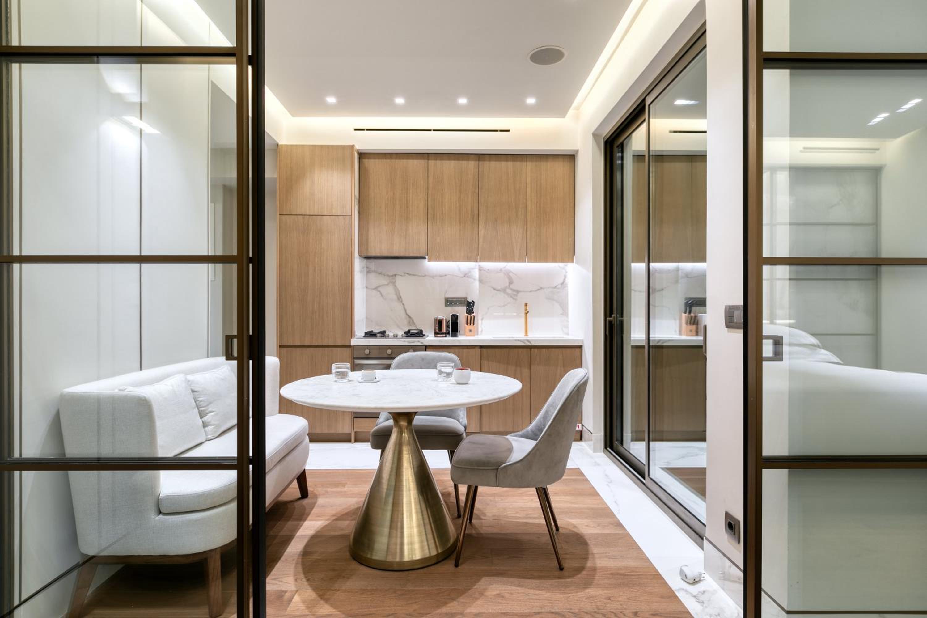 Executive Suite photo 2