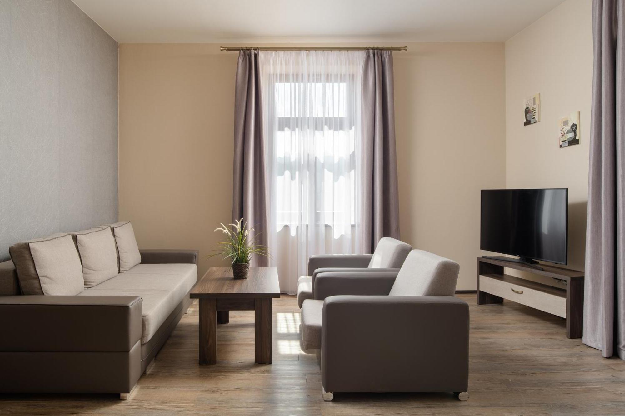 Two-Bedroom Apartment - Albert - Photo 1