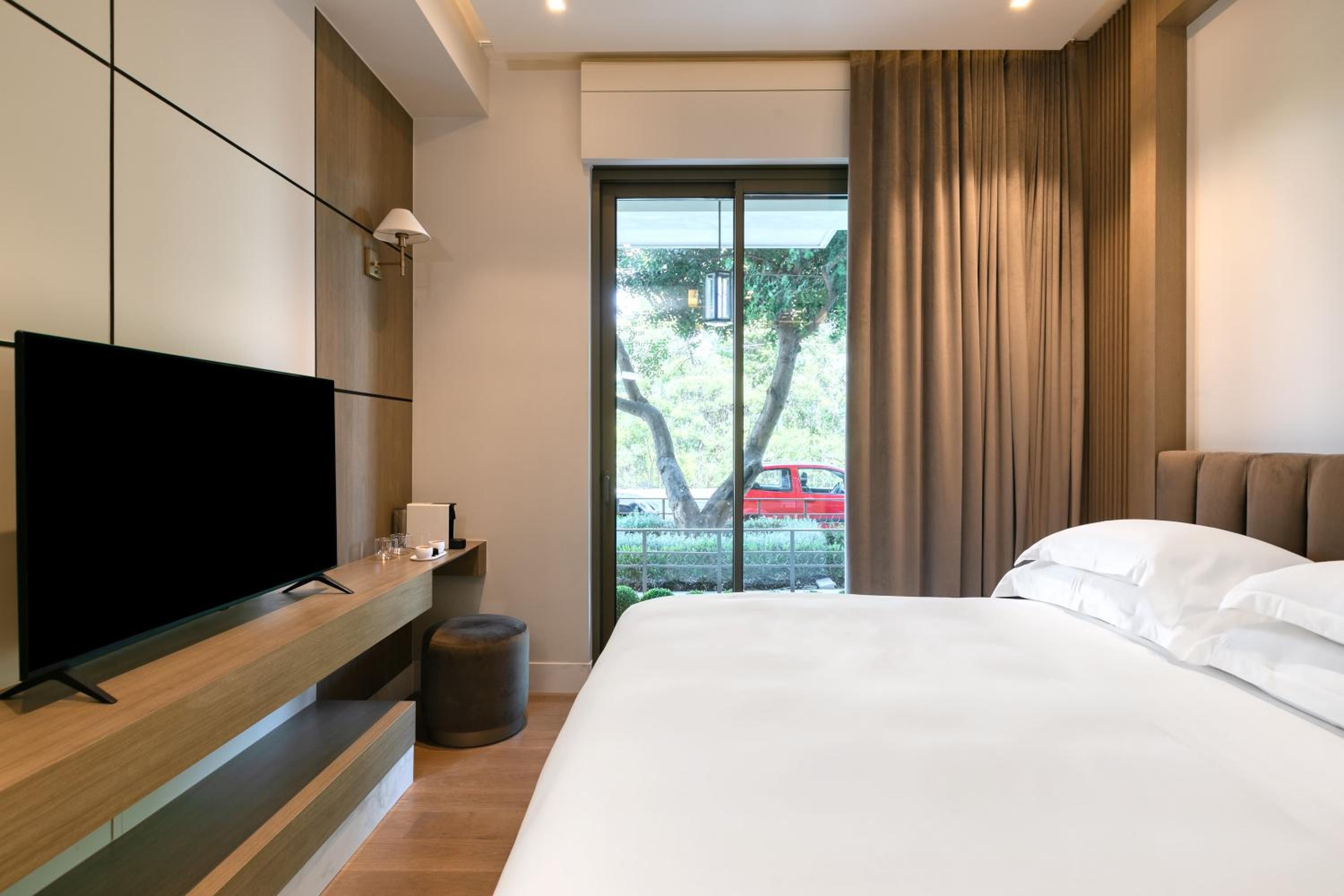 Deluxe King Room photo 3