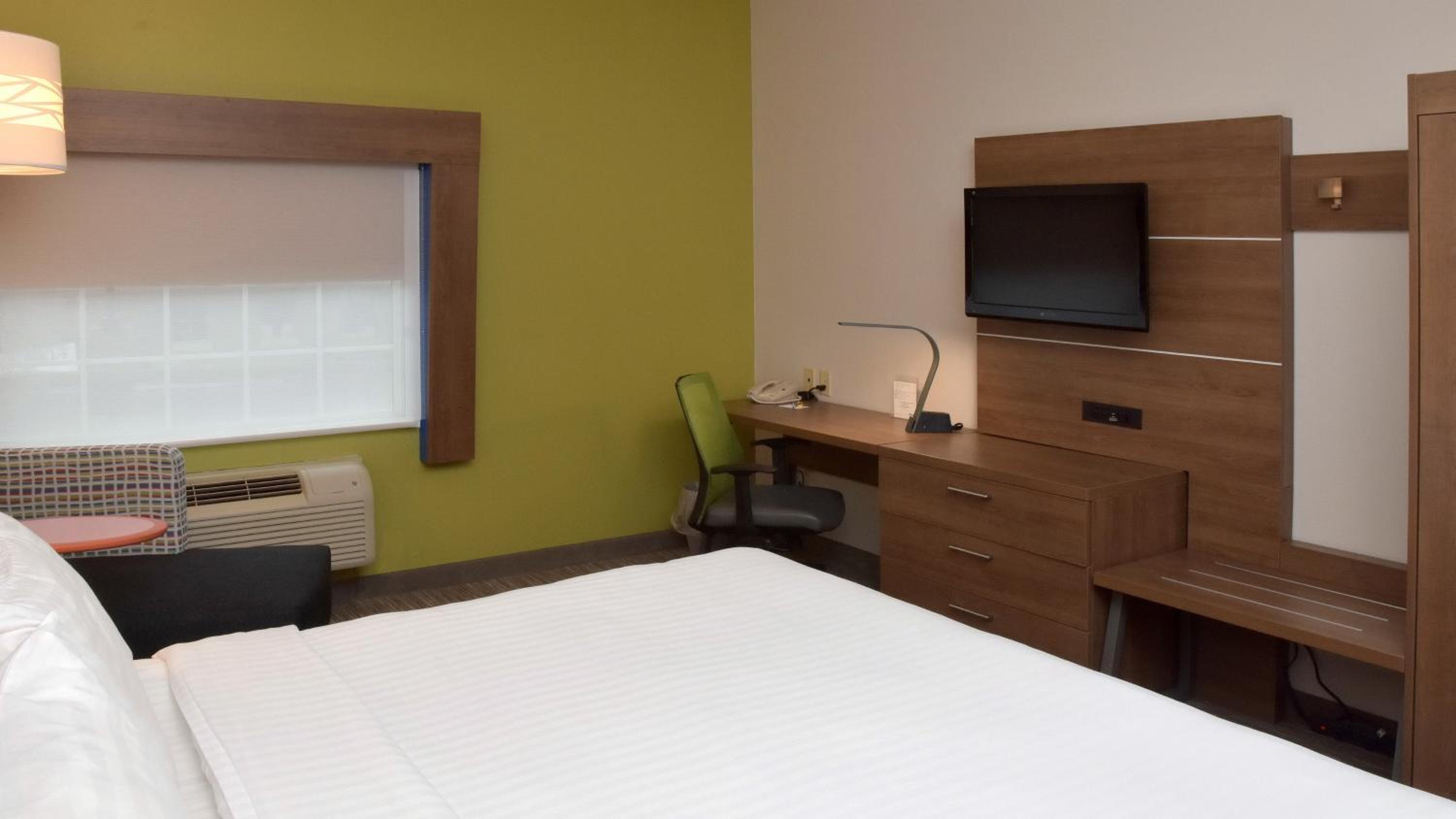 Standard King Room - Photo 2