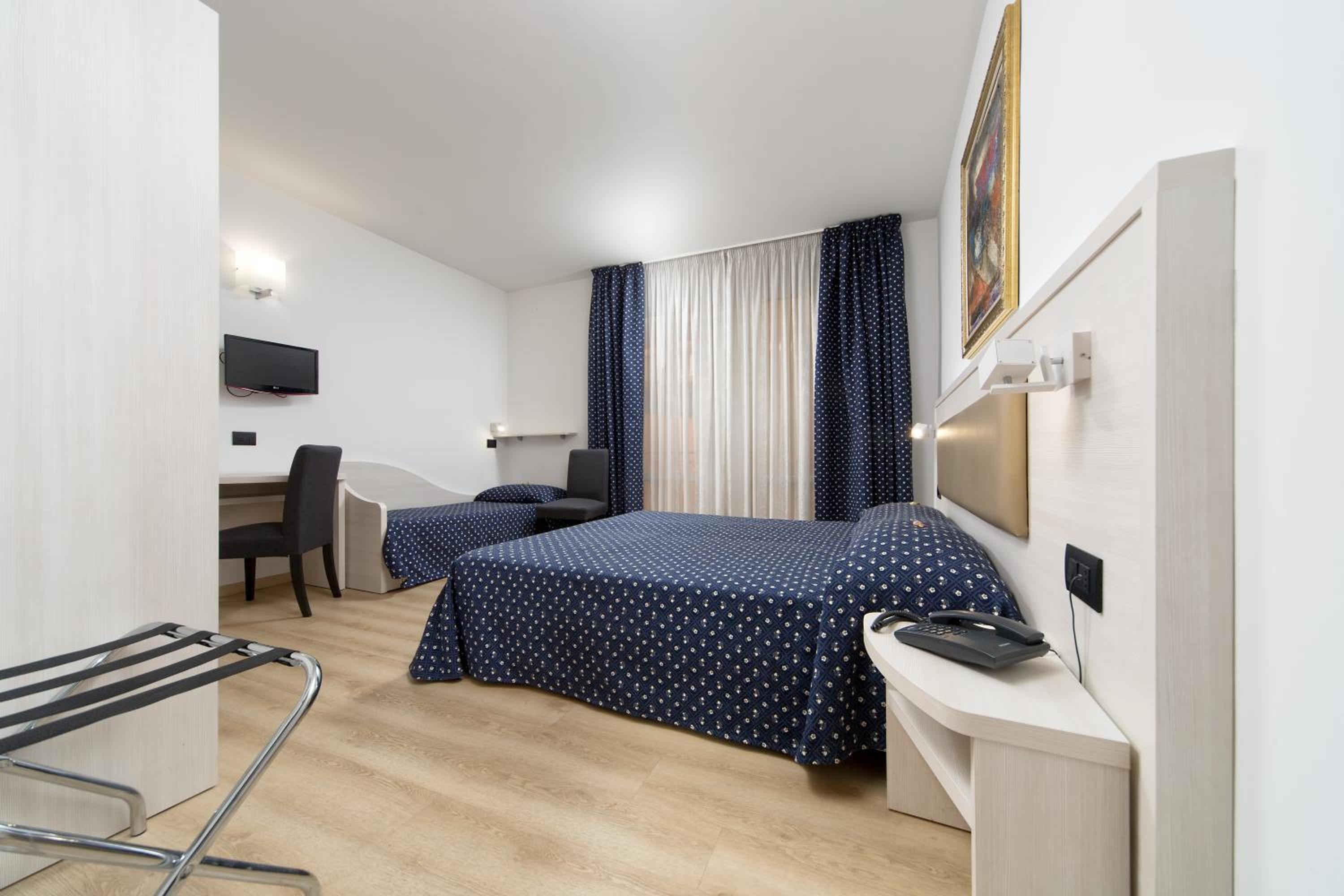 Triple Room - Photo 7