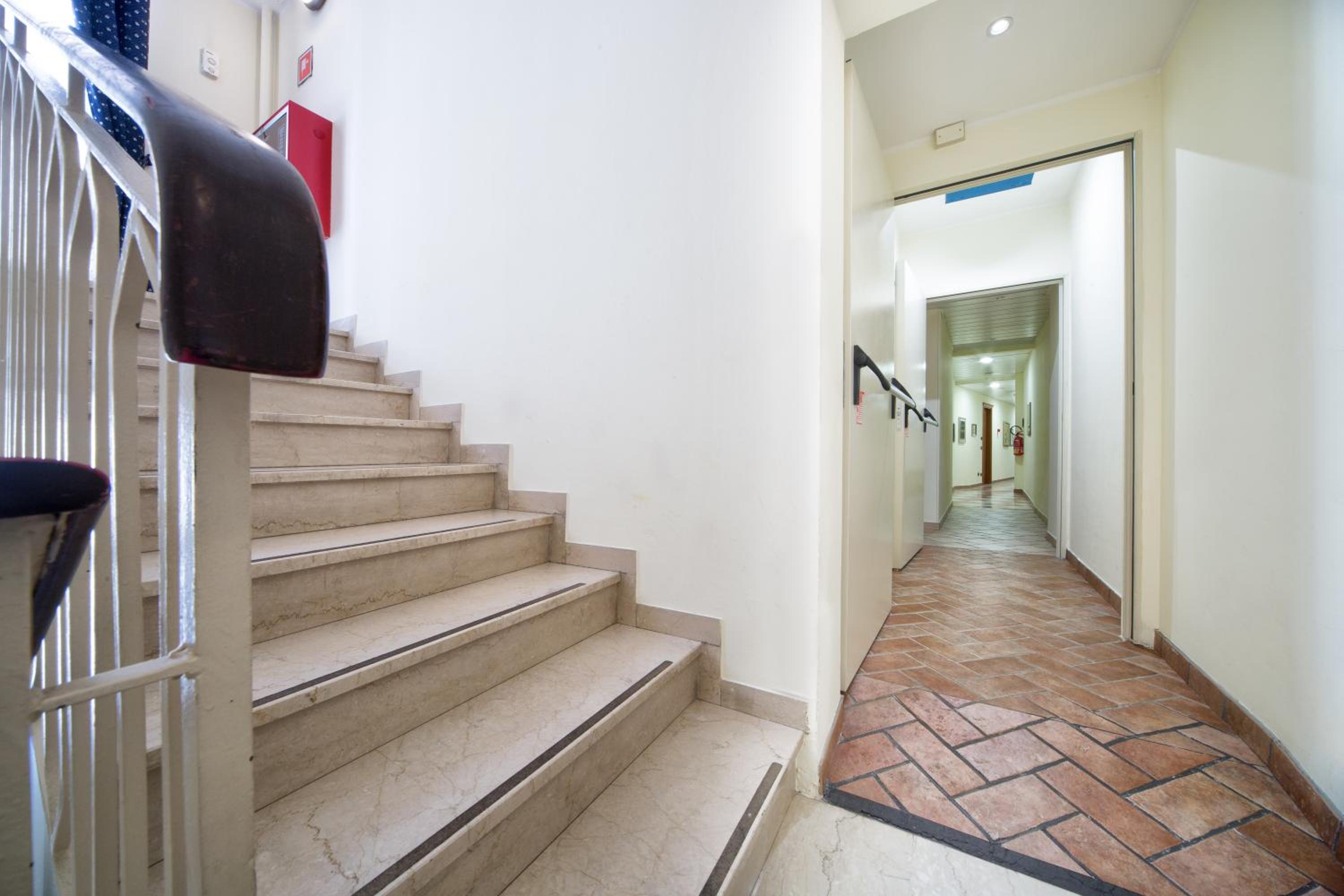 Triple Room - Photo 9