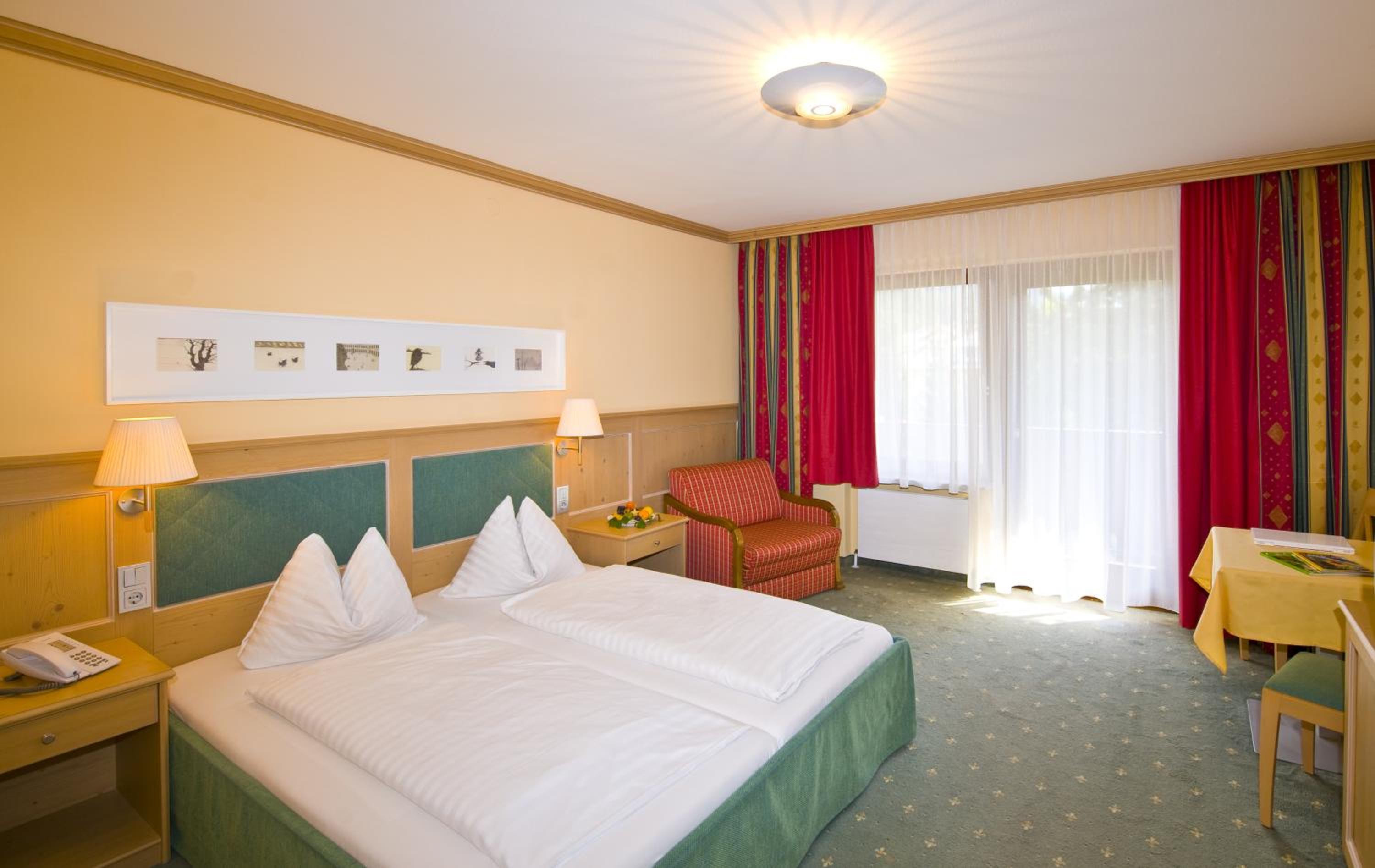 Double Room with Shower and Bathtub photo 1
