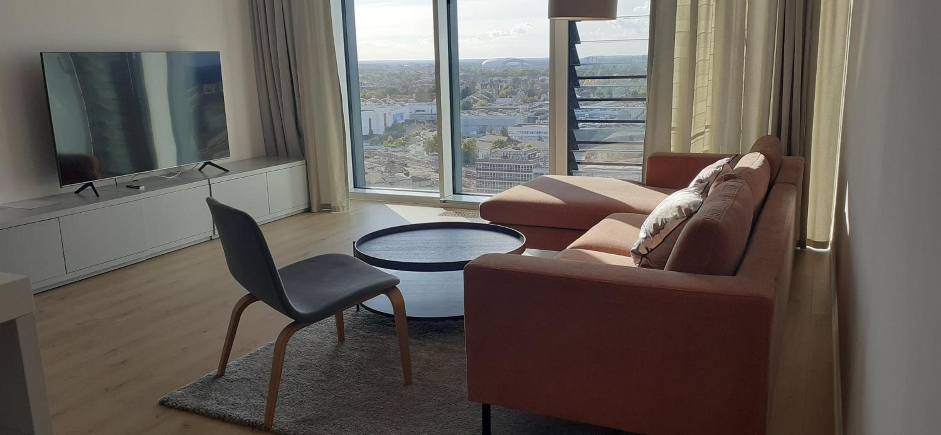One-Bedroom Apartment with City View photo 2
