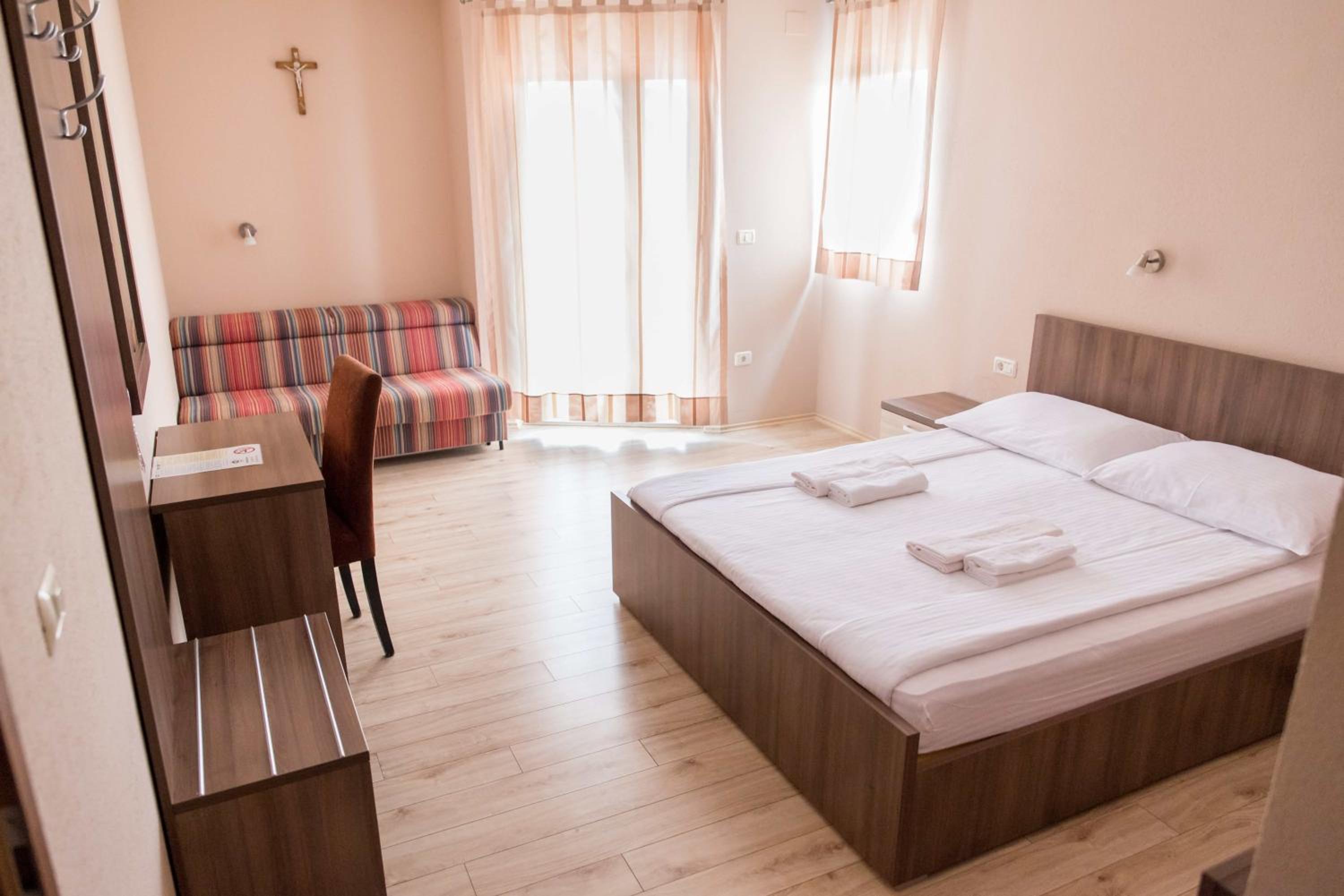 Quadruple Room with Balcony photo 2