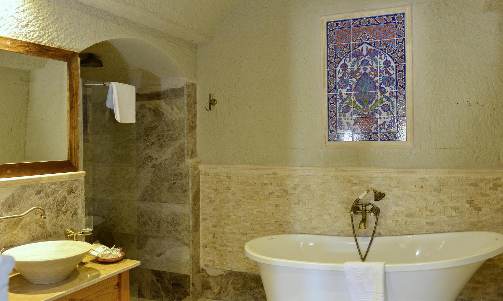 Suite with Mountain View - Photo 7