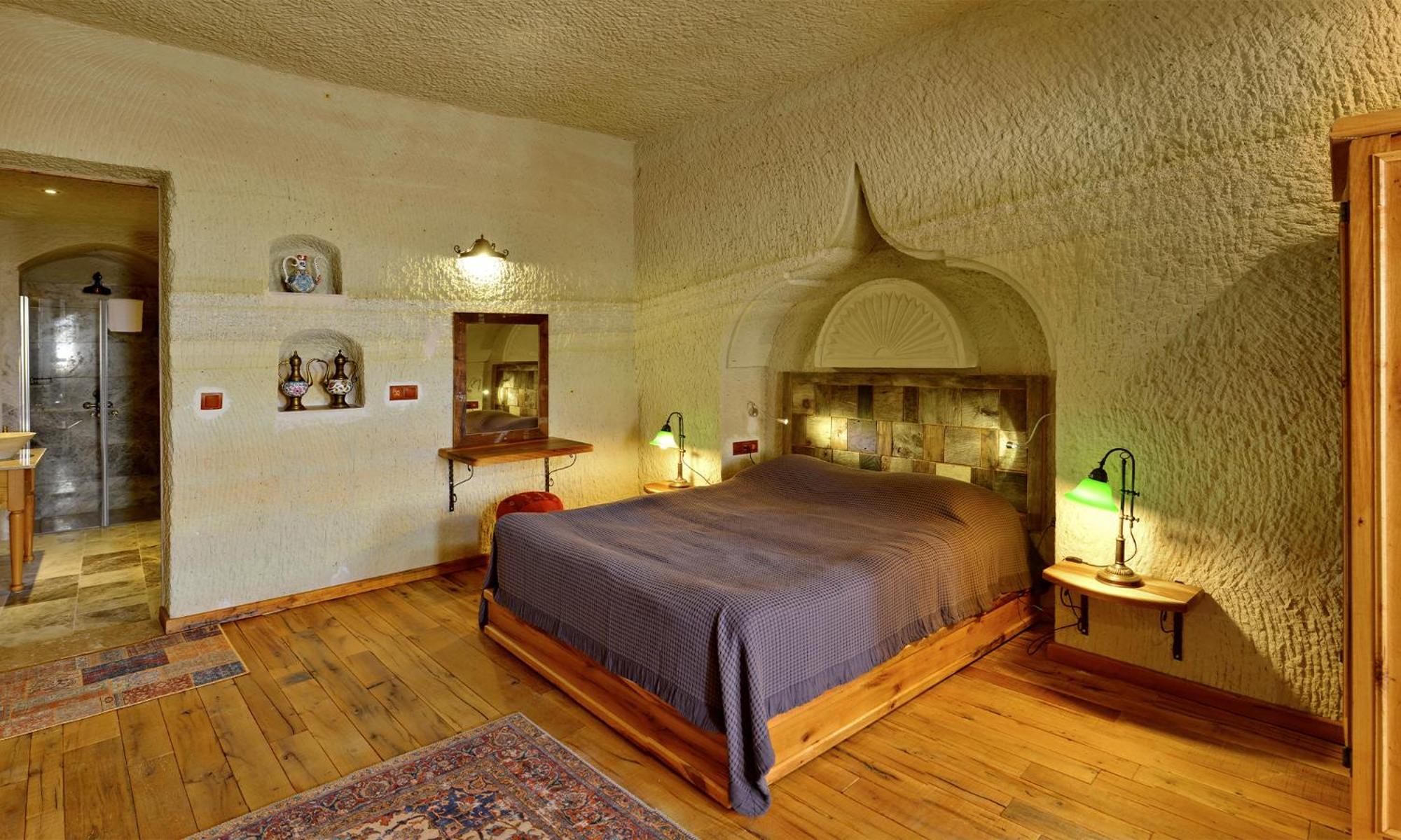 Suite with Mountain View - Photo 11