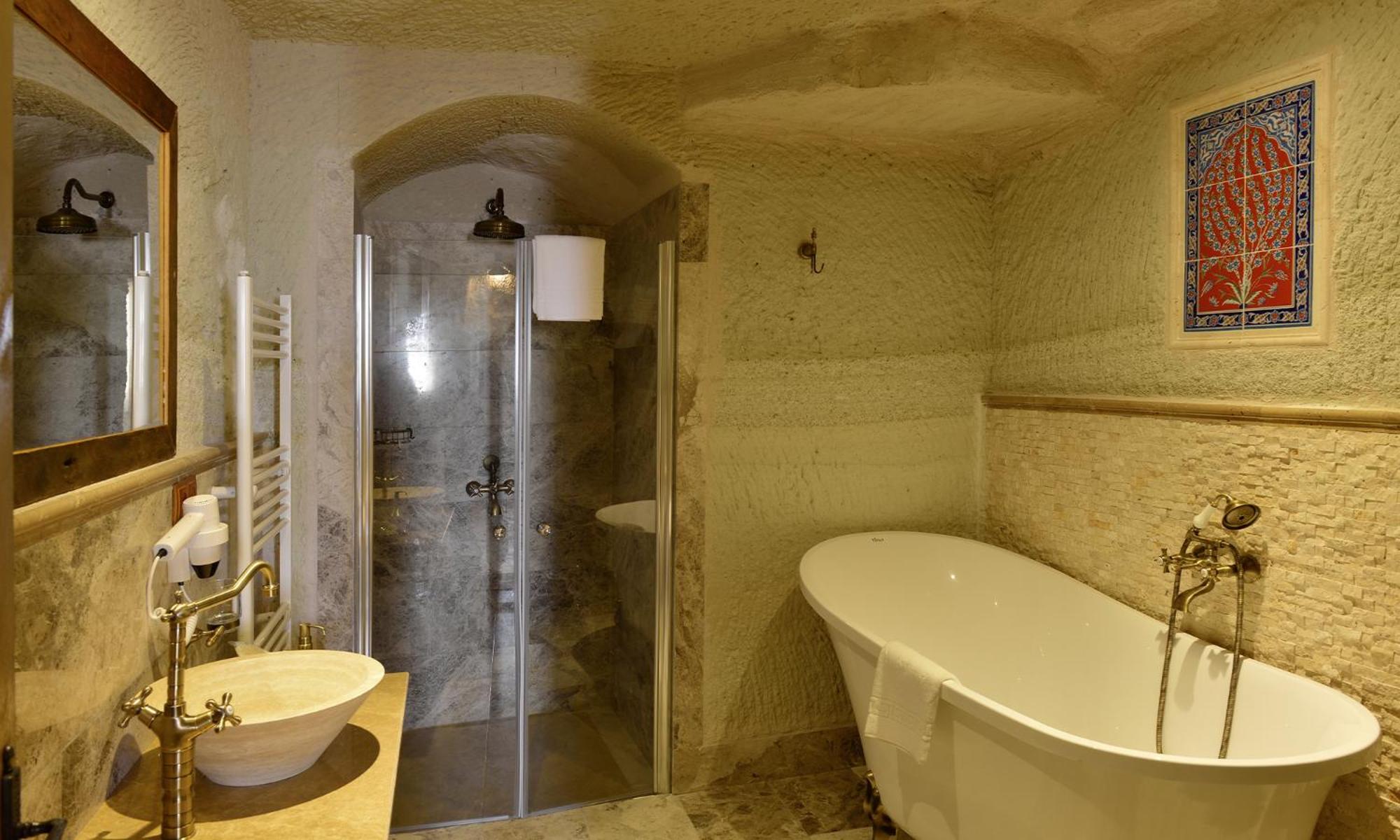 Suite with Mountain View - Photo 12