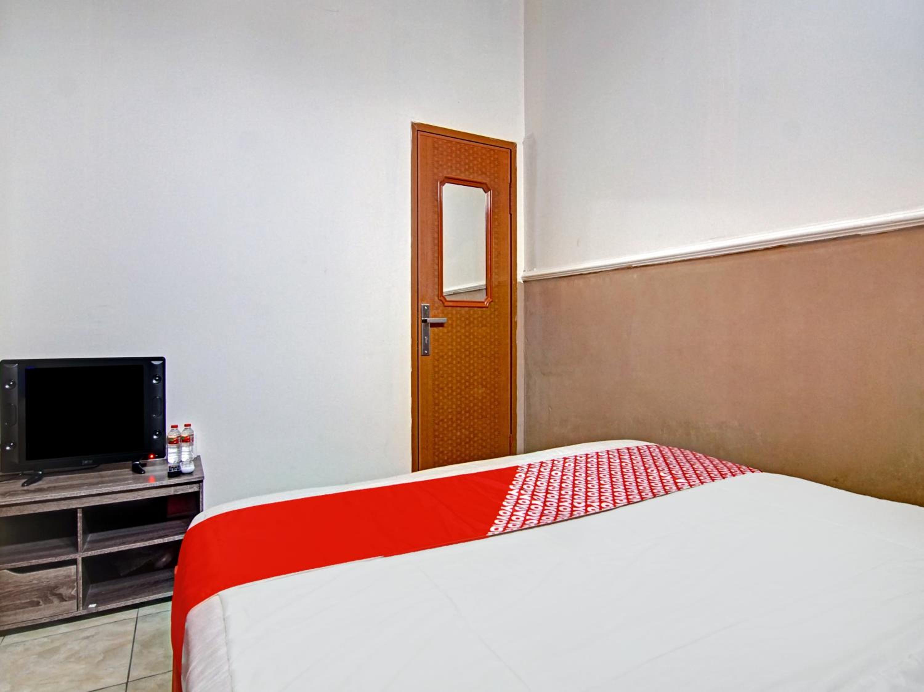 Economy Double Room photo 2