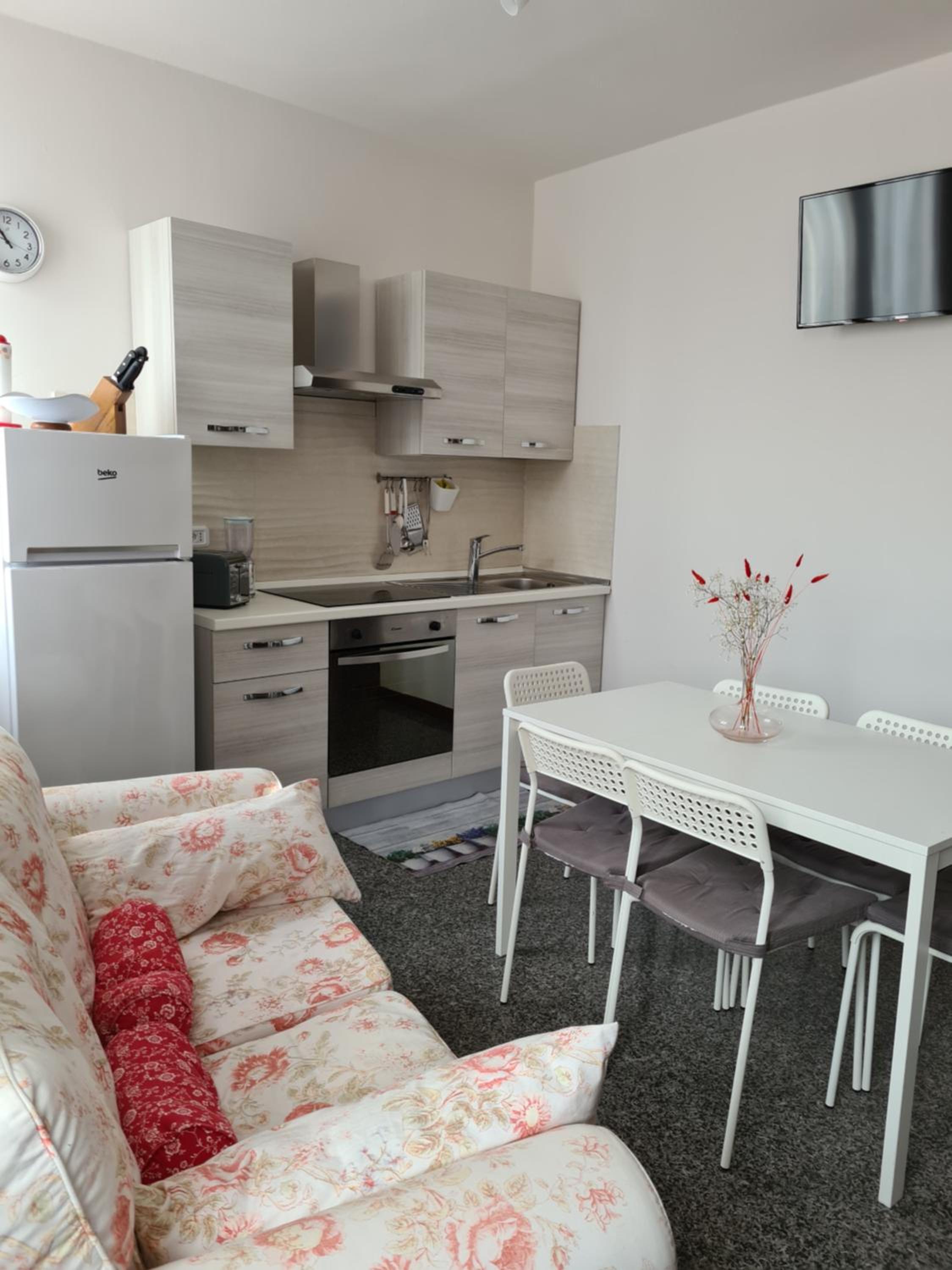Two-Bedroom Apartment - Photo 5