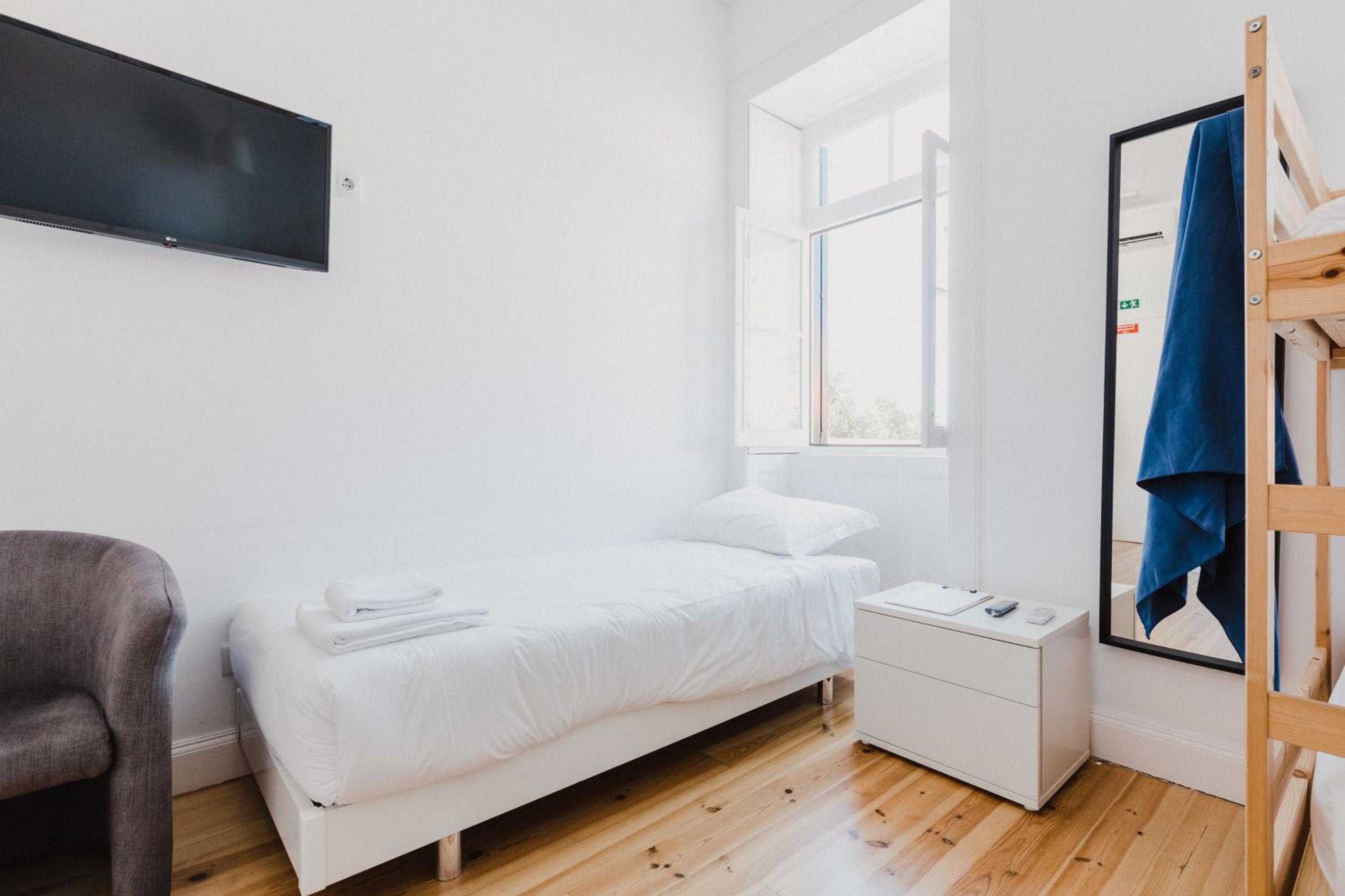 Single Bed in Mixed Dormitory Room photo 3
