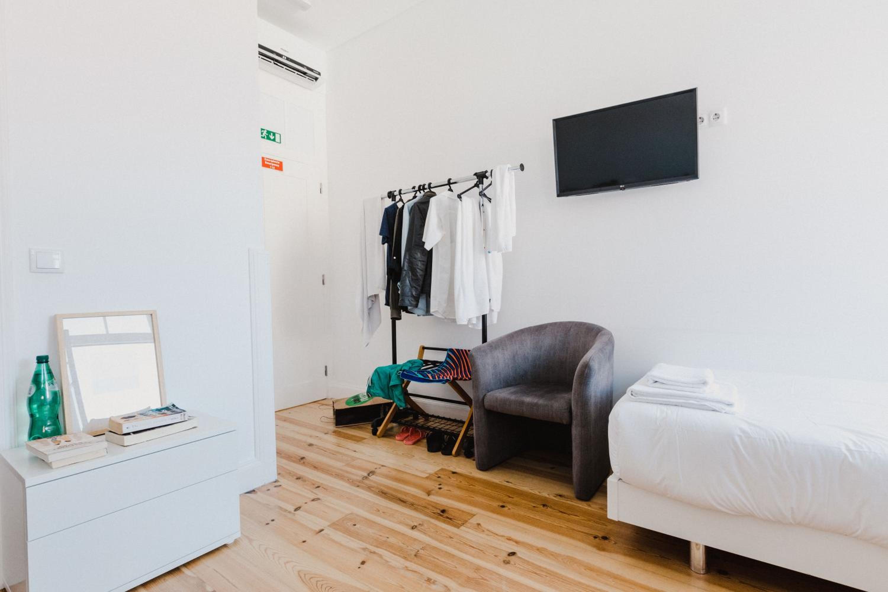 Single Bed in Mixed Dormitory Room photo 1