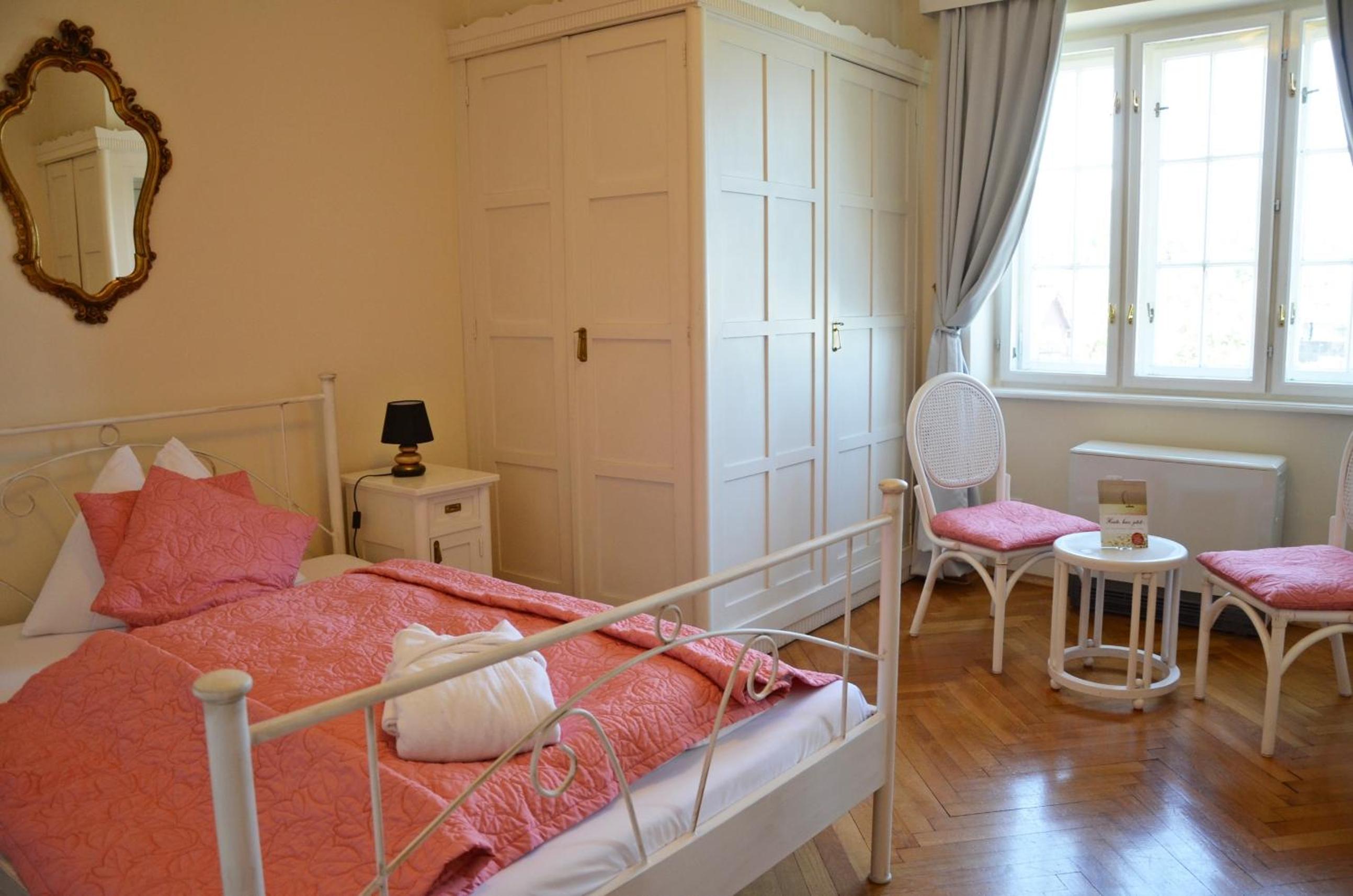 Basic Double Room photo 1